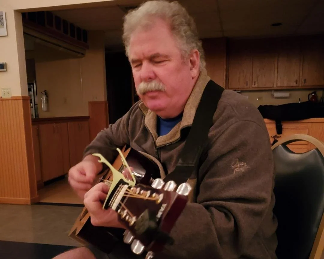 Live Music: Mike Finch