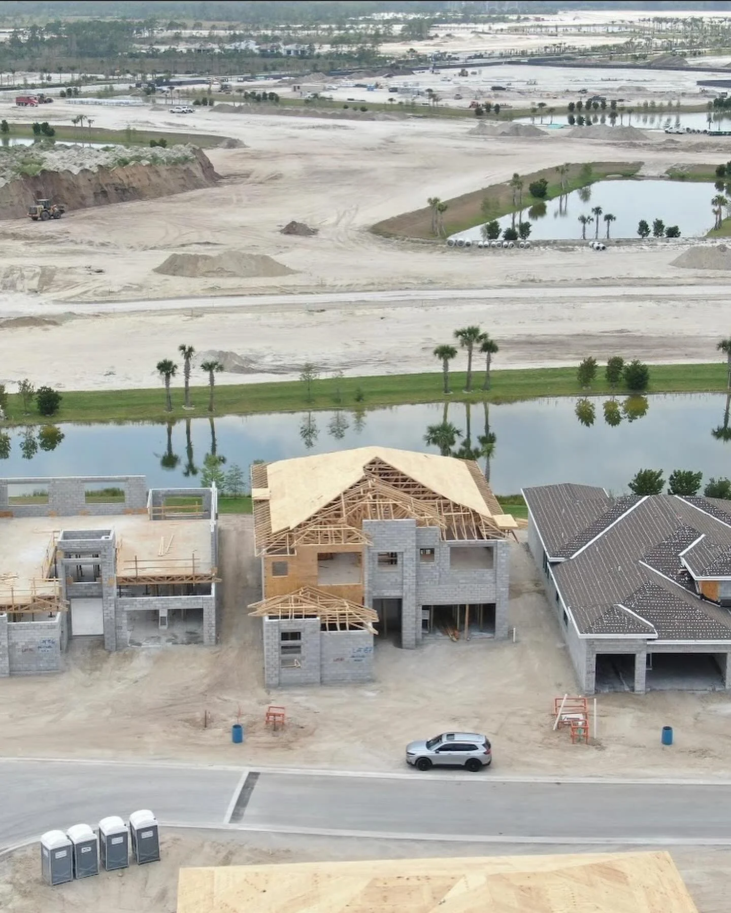 Congratulations to GL Homes on the Grand Opening of Apex at Avenir.
We are thrilled to partner with GL on another beautiful project that is already selling well.  This makes four ongoing projects for GL across the state.
We&rsquo;re producing 6/week 