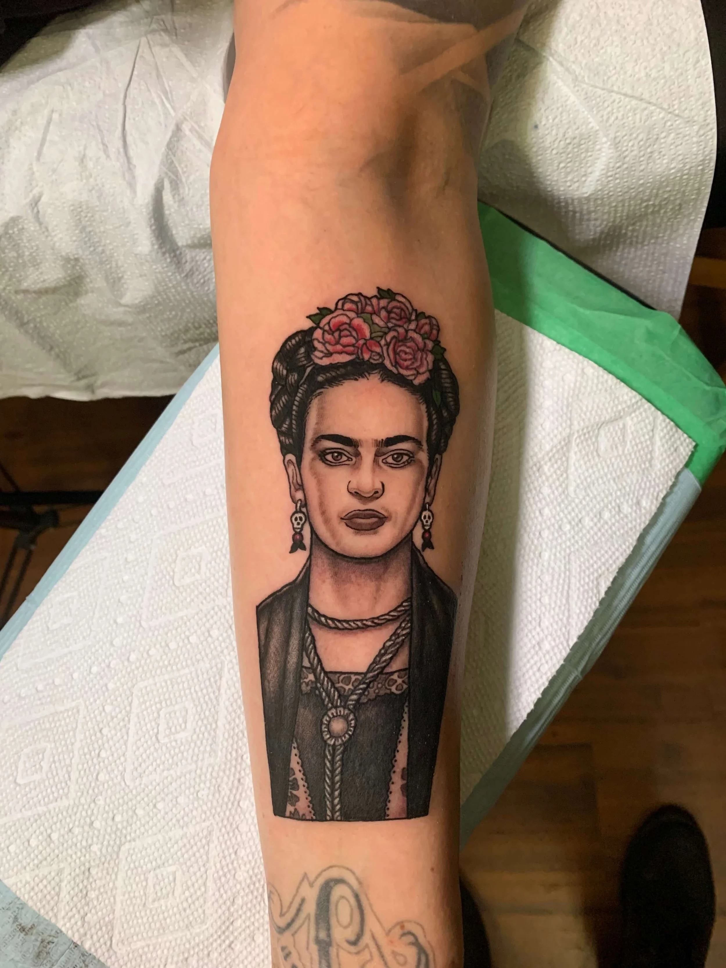 frida-kahlo-portrait-tattoo.jpg
