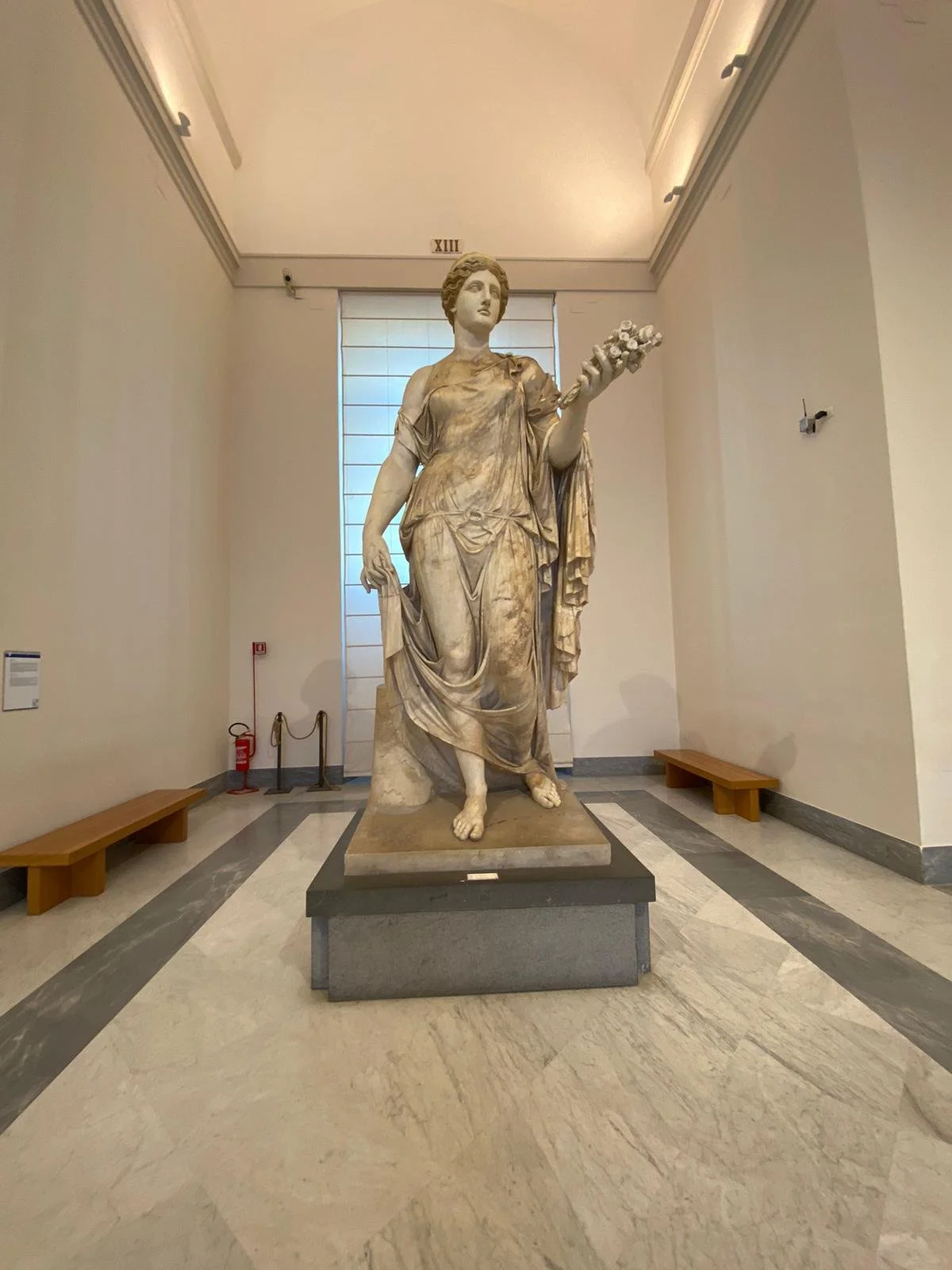 Naples MANN Female Goddess Sculpture (Hera?).jpg