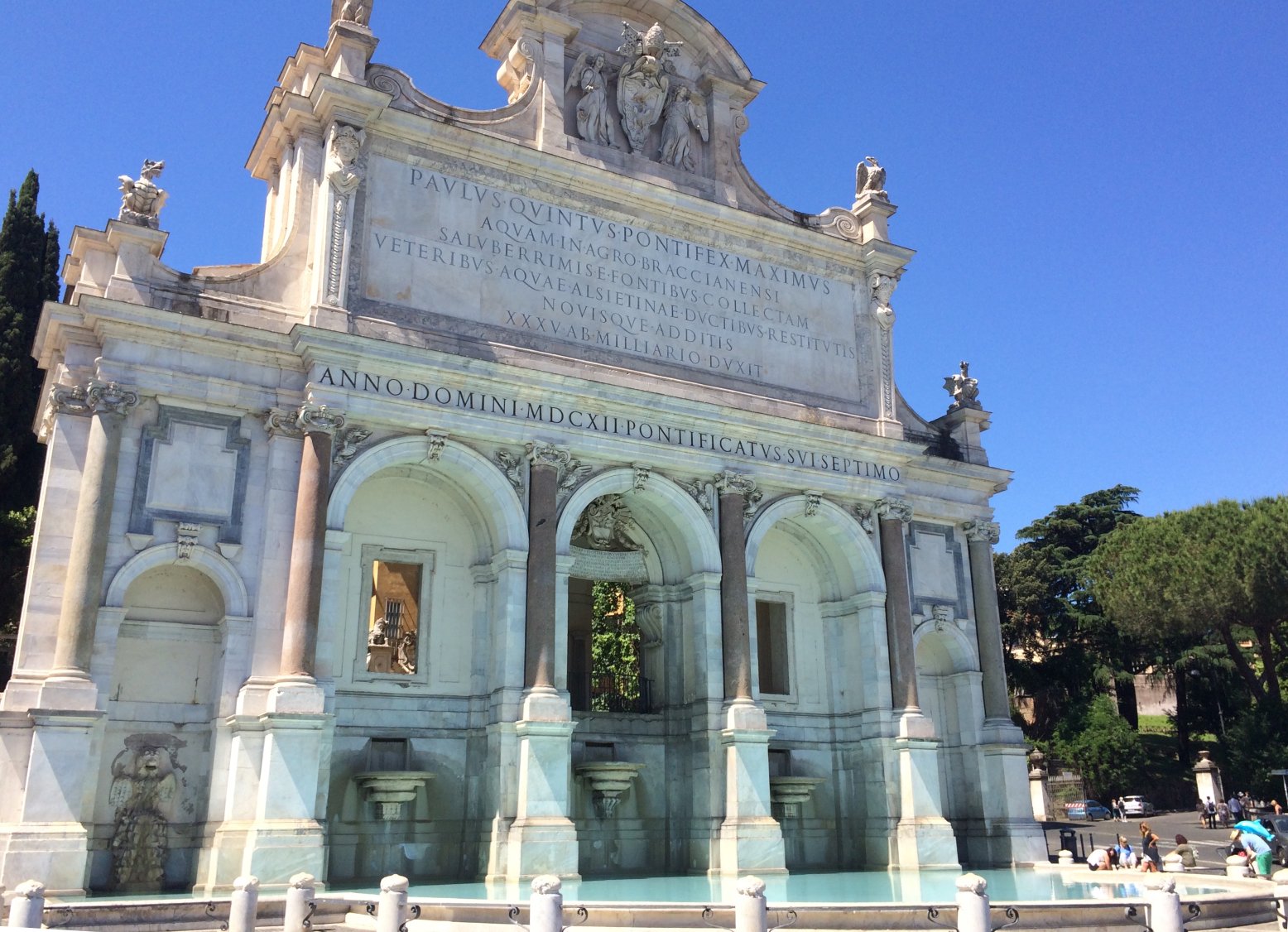 Rome Fontanone Straightened Smaller.jpg