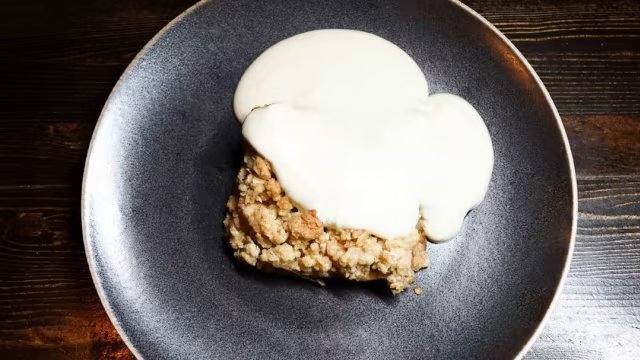 Picture of apple pie with custard