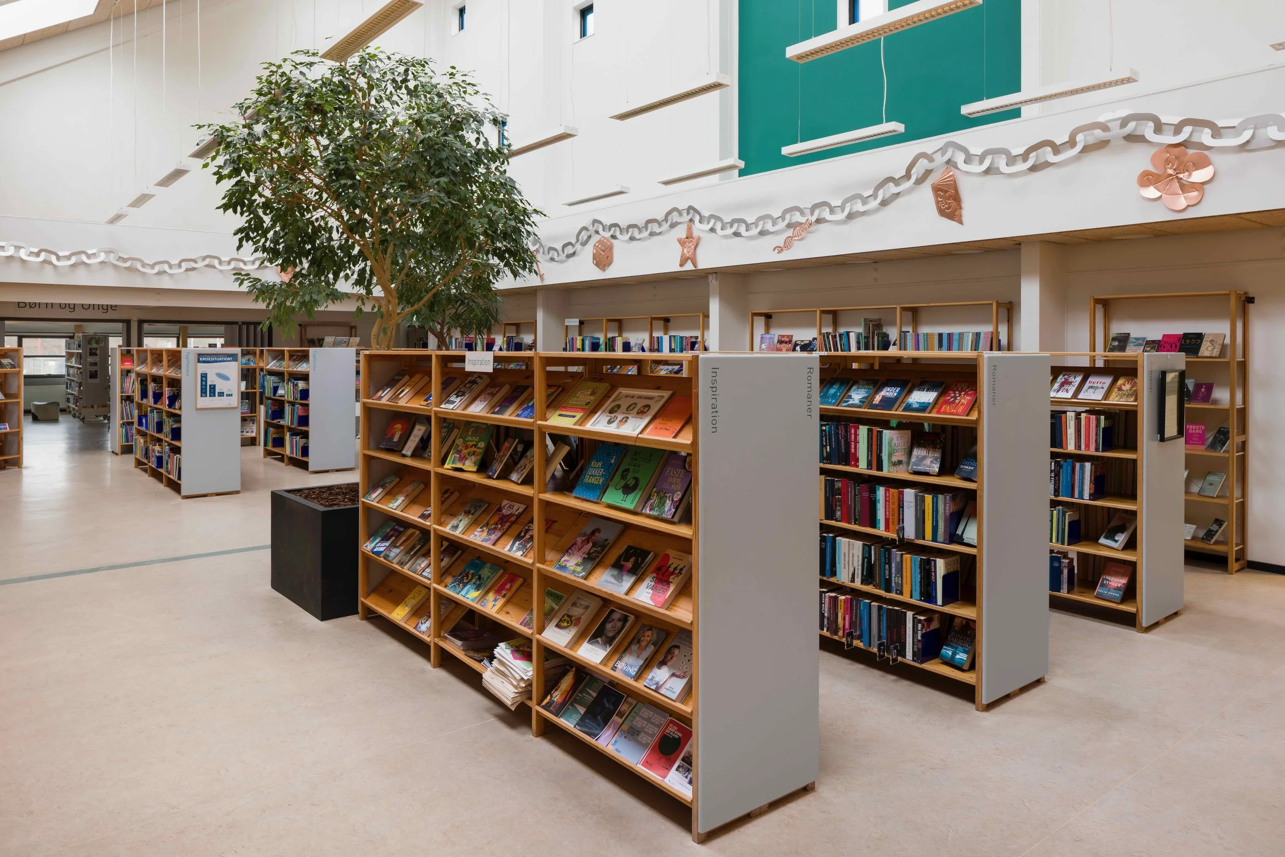 02 L HollufPileBiblo_Photo-MikkelKaldal-holluf lav - 14.jpeg