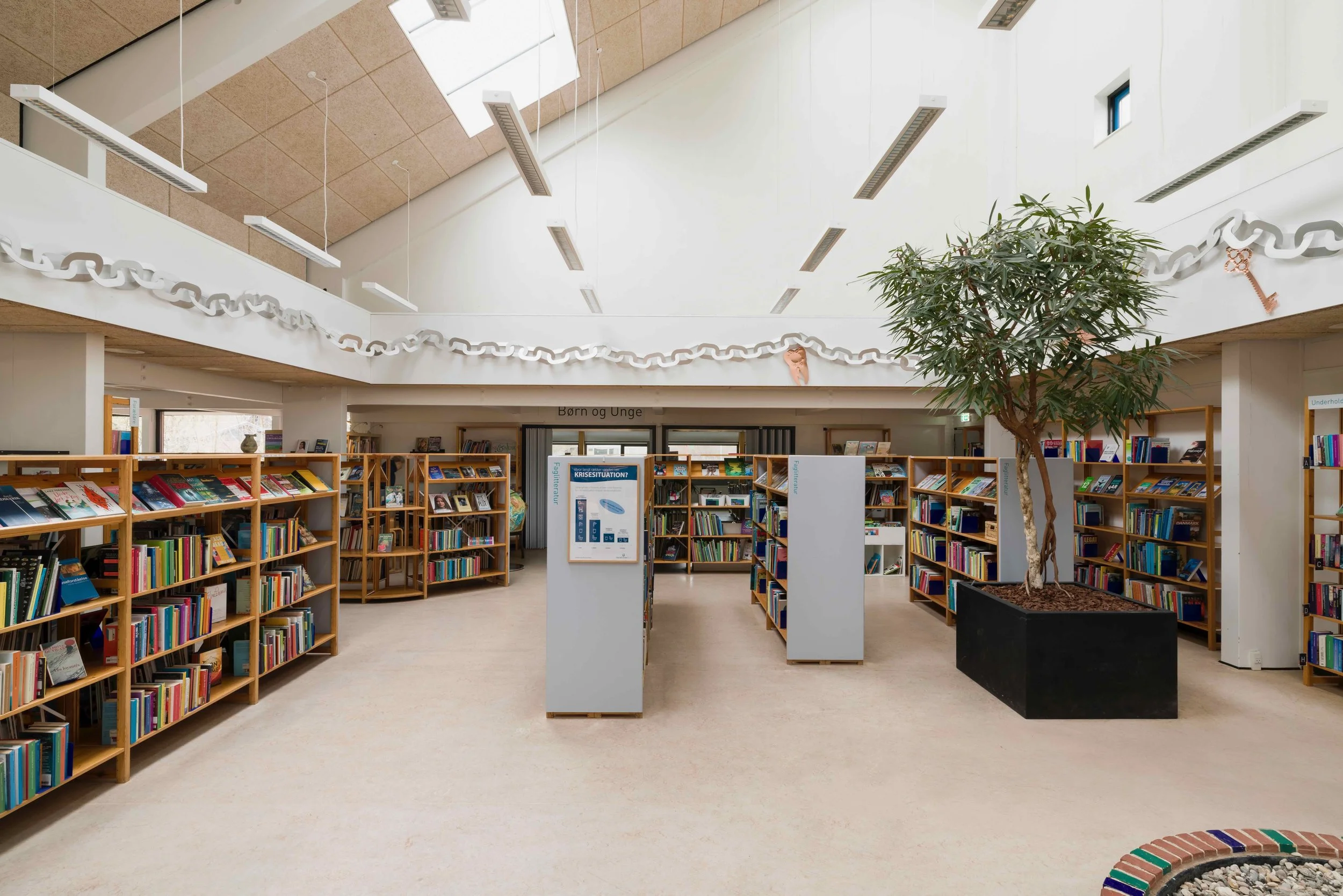 04 L HollufPileBiblo_Photo-MikkelKaldal-holluf lav - 16.jpeg