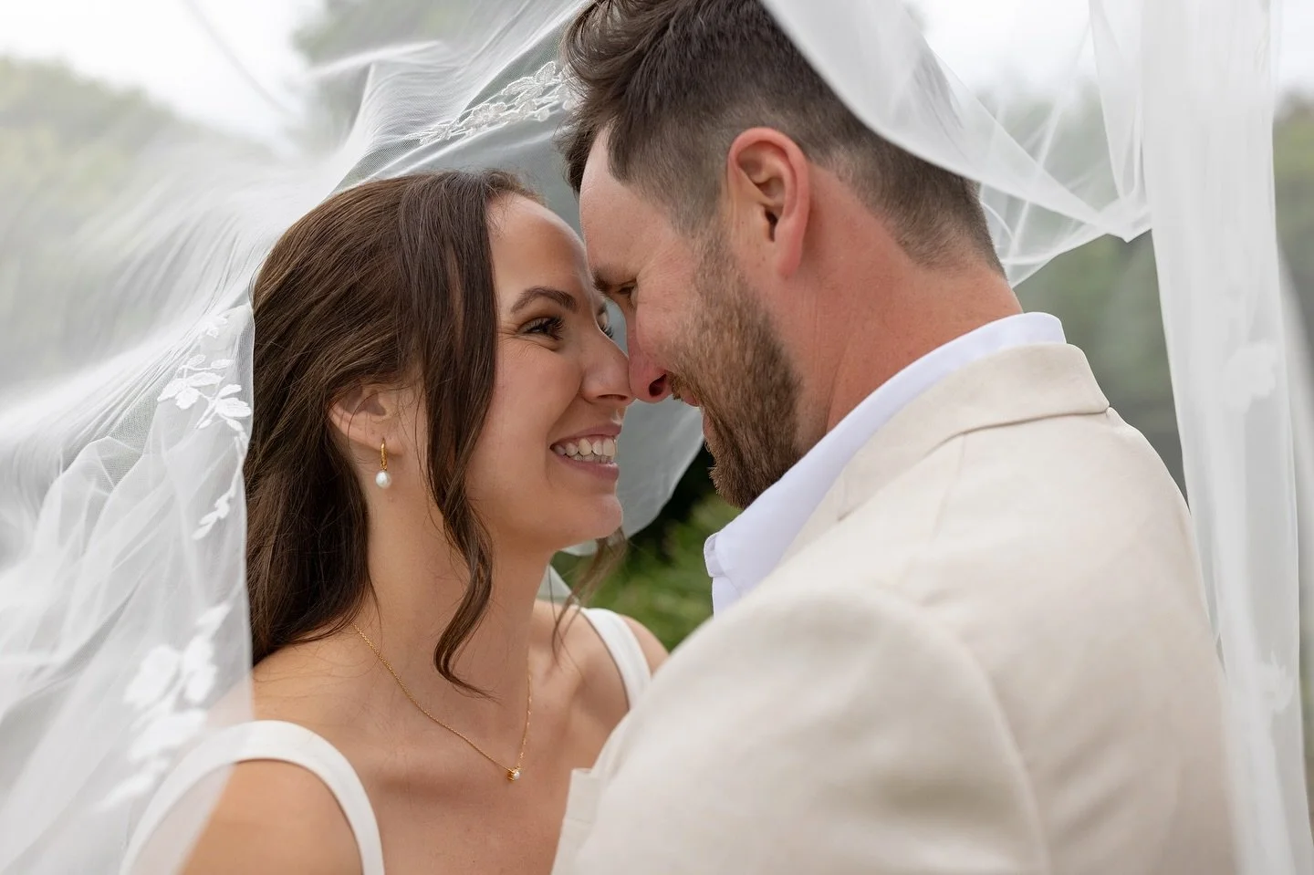 A few more of my faves 🤩

Planning, styling and coordination @withoutahitch_eventplanner
Venue @twinriverranchfarmstay 
Celebrant @ellenfleeton_celebrant 
Makeup @laurabell_beauty 
Hair @thestudio.01 
Music @funkthieves 
Florist @booandbosblooms 
Ca