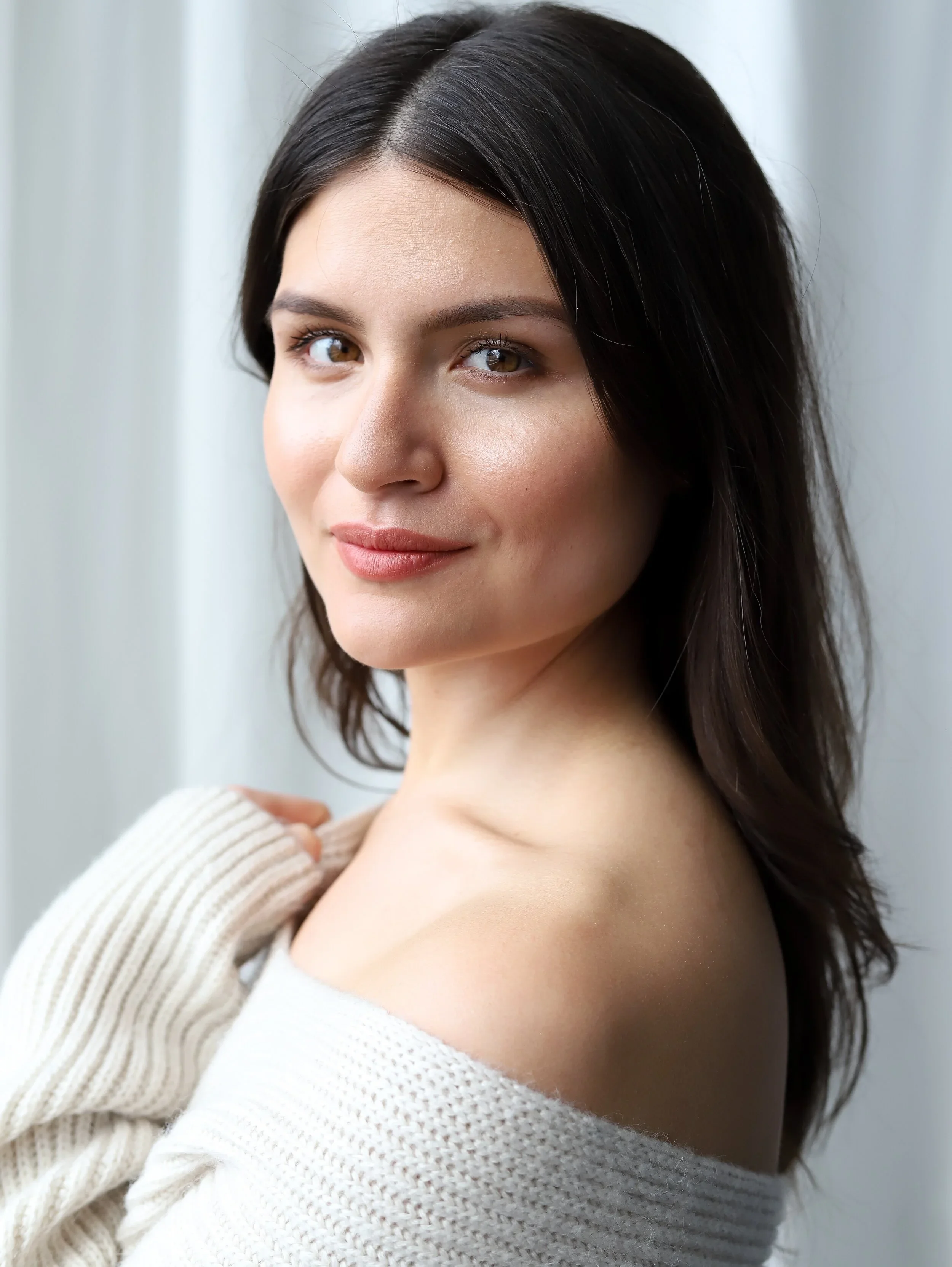 ROSE+&+IVY+Mornings+With+Phillipa+Soo+Star+of+Hamilton+on+Disney+.webp