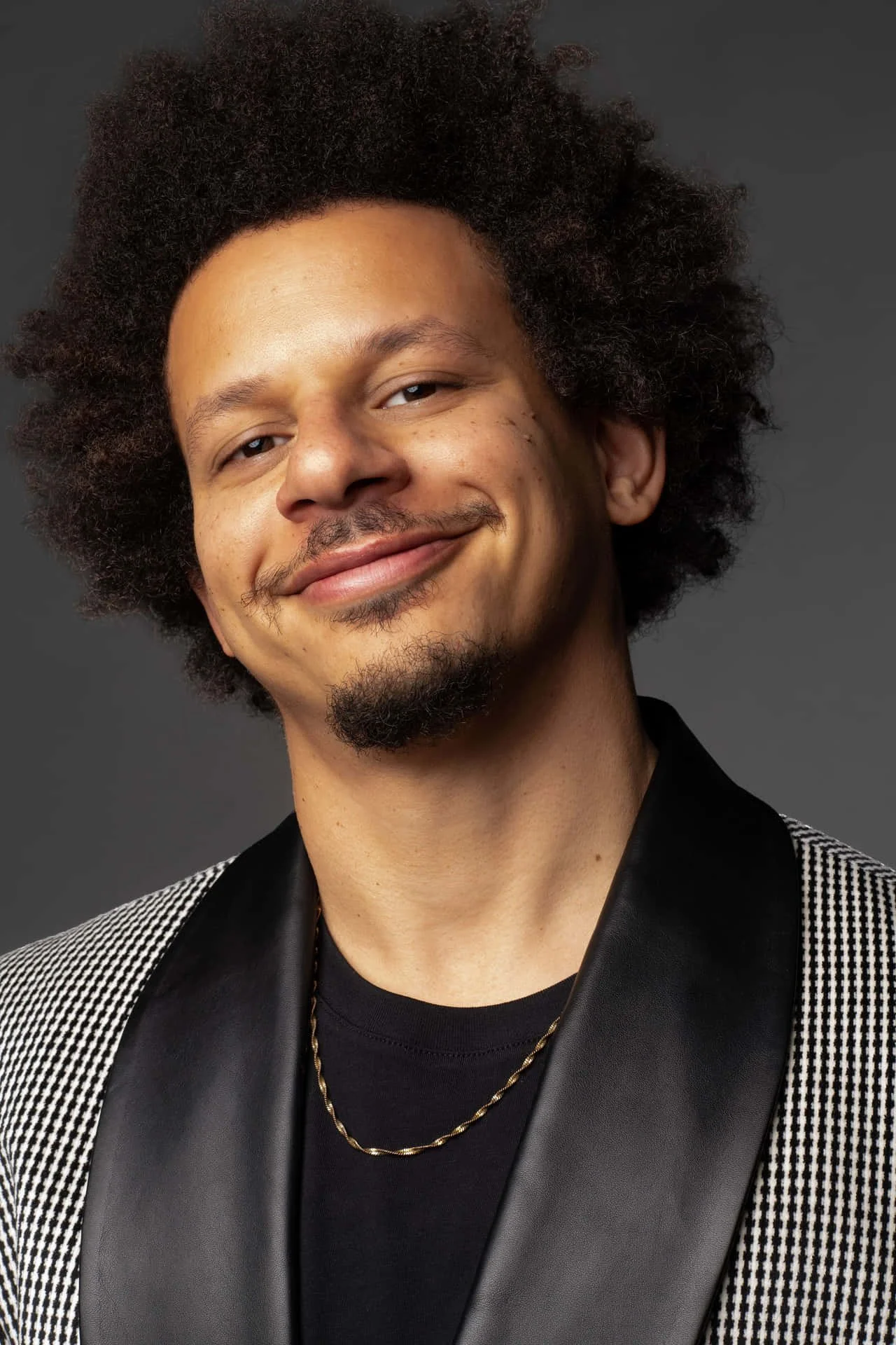 eric-andre-portrait-smiling-0gybujom8gy8s5vj.jpg