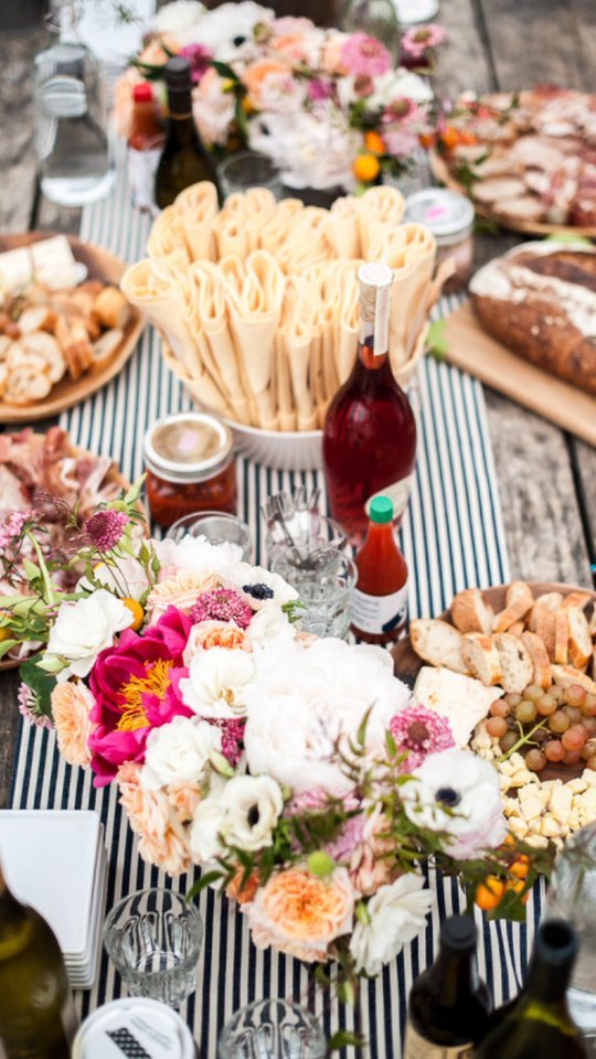 ✨Your summer soir&eacute;es just got an upgrade✨

#catering #charcuterie #eventcatering #summer #gtacatering #explore #corporatecatering #gourmet #outdoordining #reelstrending #bbq #food #summervibes #trends