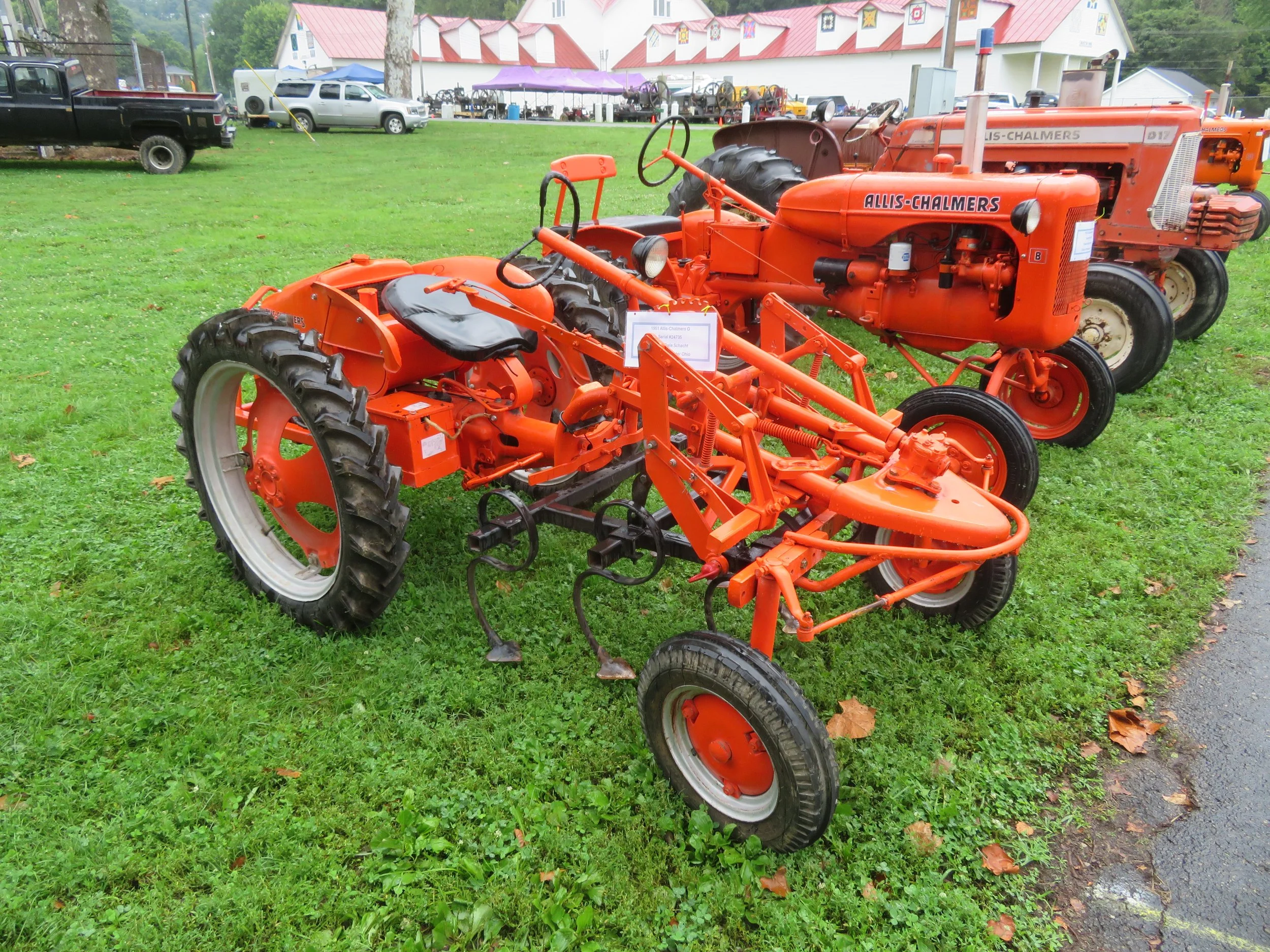1951 G w/cultivators - Dale Schacht