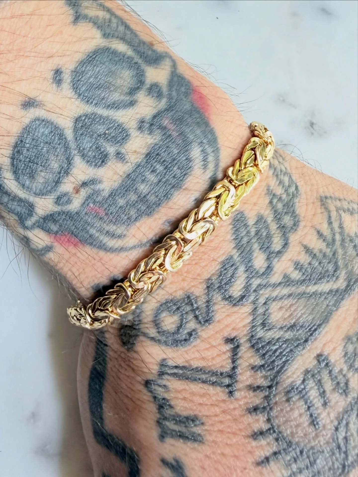 Check out this 14K beautiful Byzantine bracelet! Perfect add to any stack, or great solo wear! 

14K Byzantine Bracelet - 8&rdquo;

DM for inquiries! 

#byzantinelink #byzantinebracelet #goldbracelet #14K #goodboyjewelry