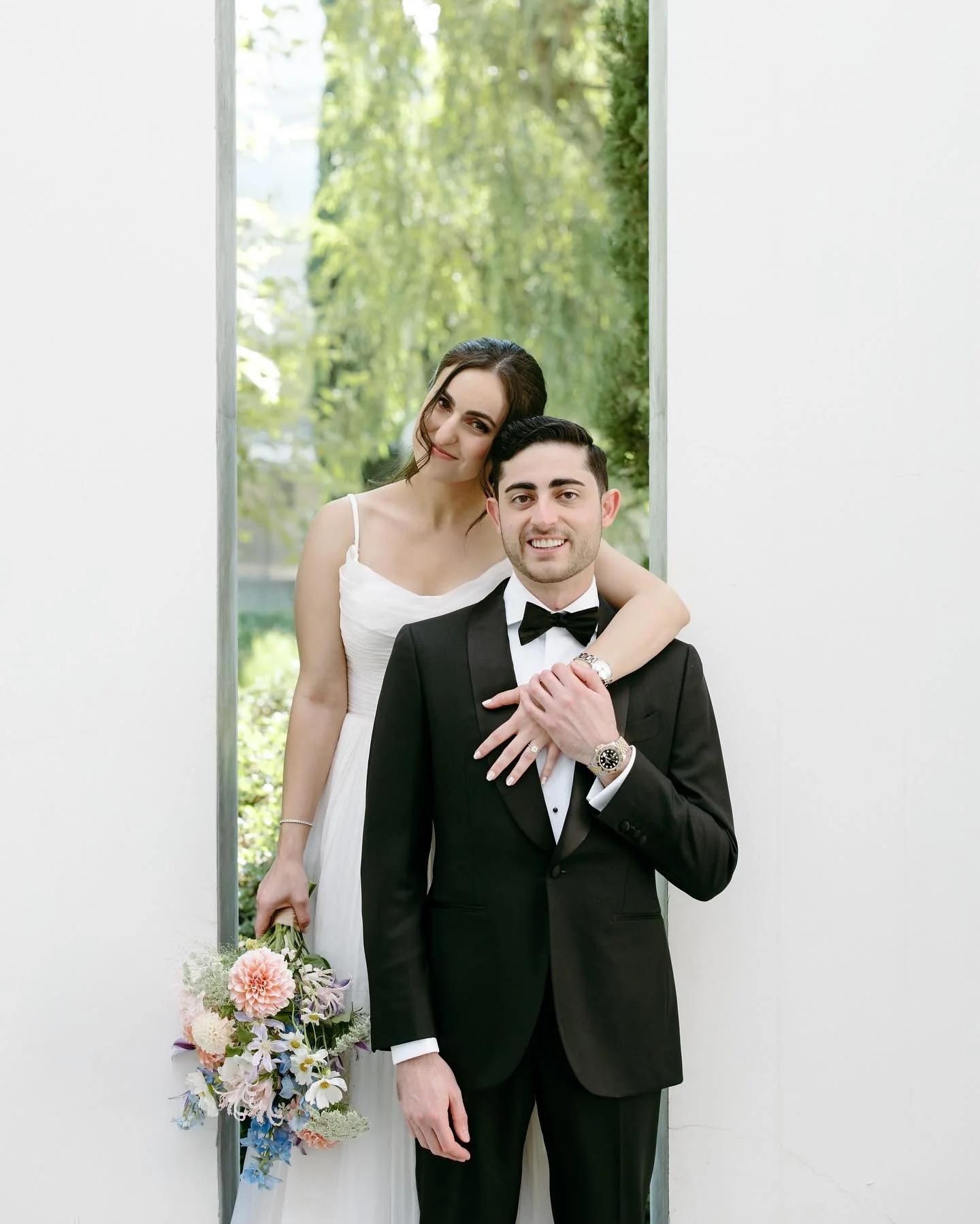 The Newlyweds 💍❤️&zwj;🔥 
&bull;
From engagement shoot ⏩ wedding day&hellip;we love Alyssa &amp; Michael&rsquo;s chemistry &amp; comfortability with @nessietodd ✨📸
&bull;
&bull;
&bull;
Planner: @ps_plans
Photo: @nessietodd
Video: @amariproductions
