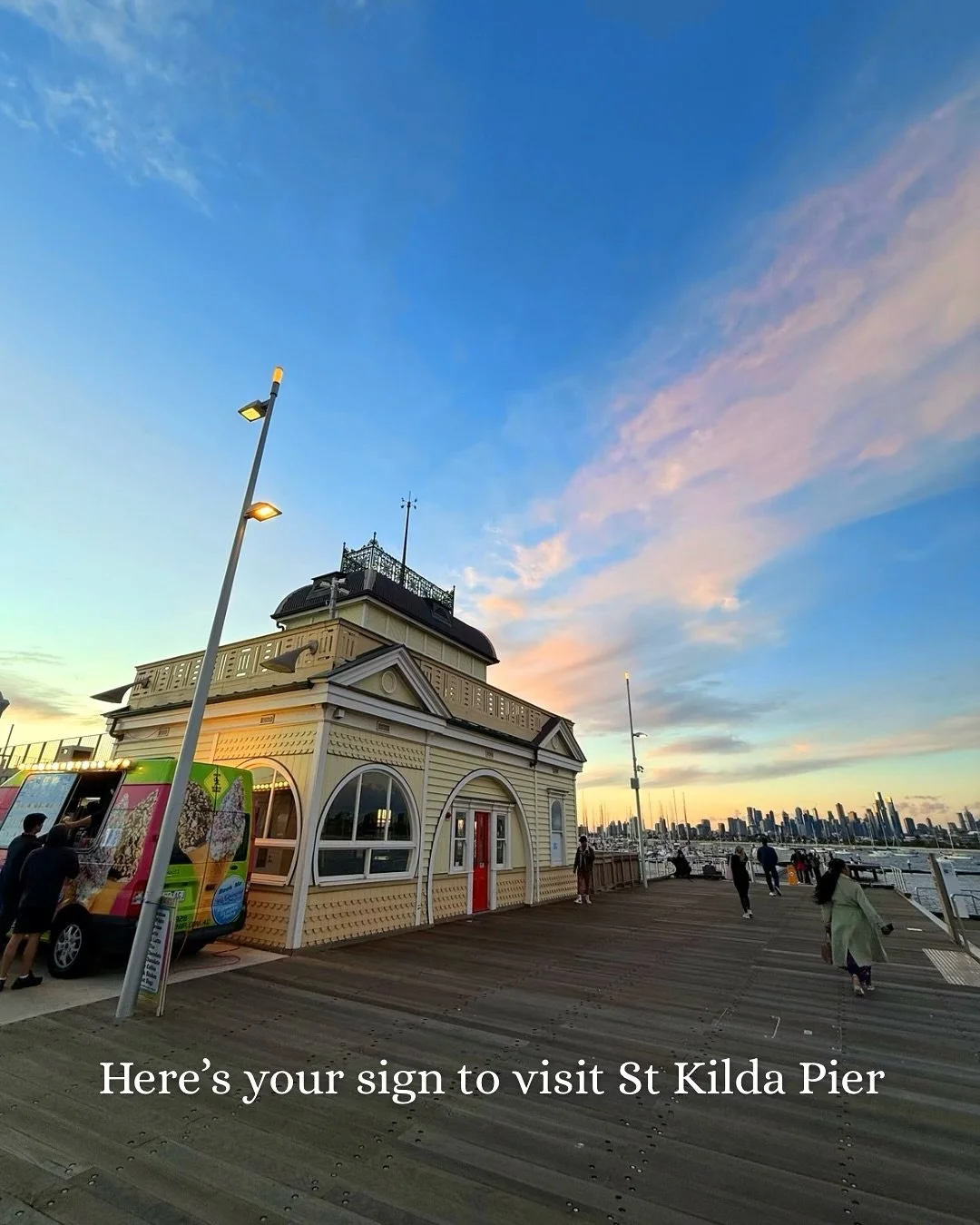 Sometimes you&rsquo;ve just gotta take yourself (and your camera) out on a little date 📸 St Kilda Pier at golden hour is the perfect place for it 🌅 Follow @melbournepluggedin for more Melbourne gems ✨&rdquo;

Hashtags:
#MelbournePluggedIn #StKildaP