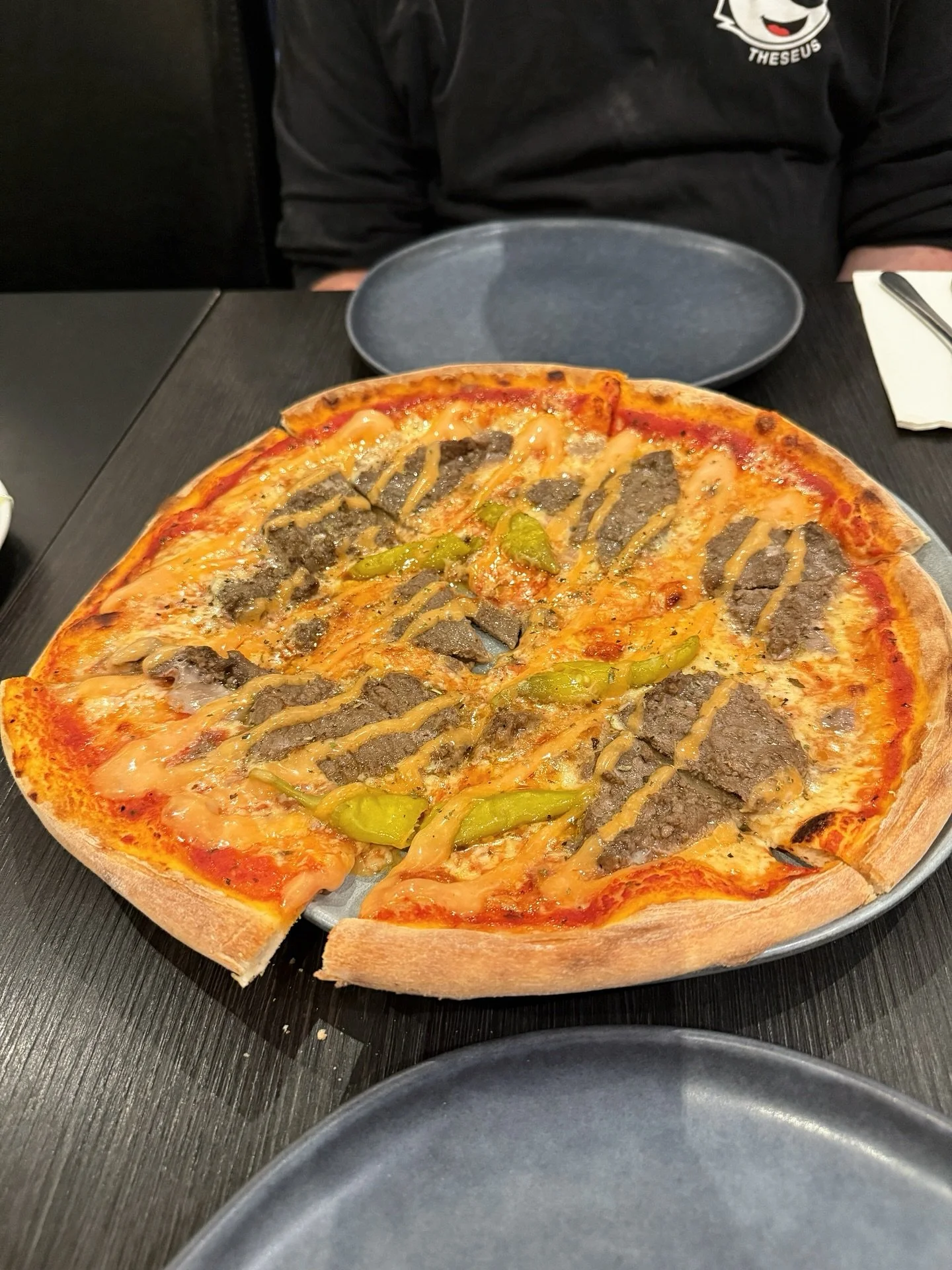 Swedish Pizza in Melbourne ⬇️ 

Great Eastern Hakka Restaurant in Mount Waverley, where the flavours of Indian style Chinese food and Swedish food combine to present you with an eclectic menu. 

Located in an unassuming store on Stephenson road, thei