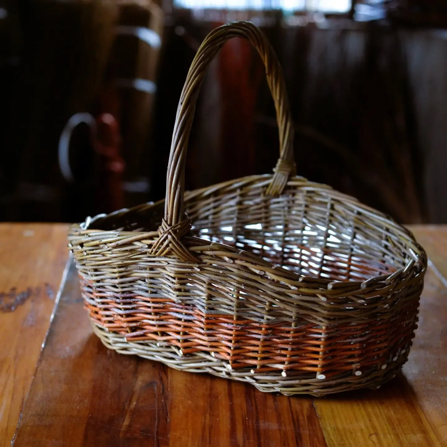 It&rsquo;s pouring down and freezing 🥶, which feels like the perfect time to share a little glimpse behind the scenes of basket making.

A willow basket begins long before the weaving.
It starts with planting willow stools, then months of weeding, m
