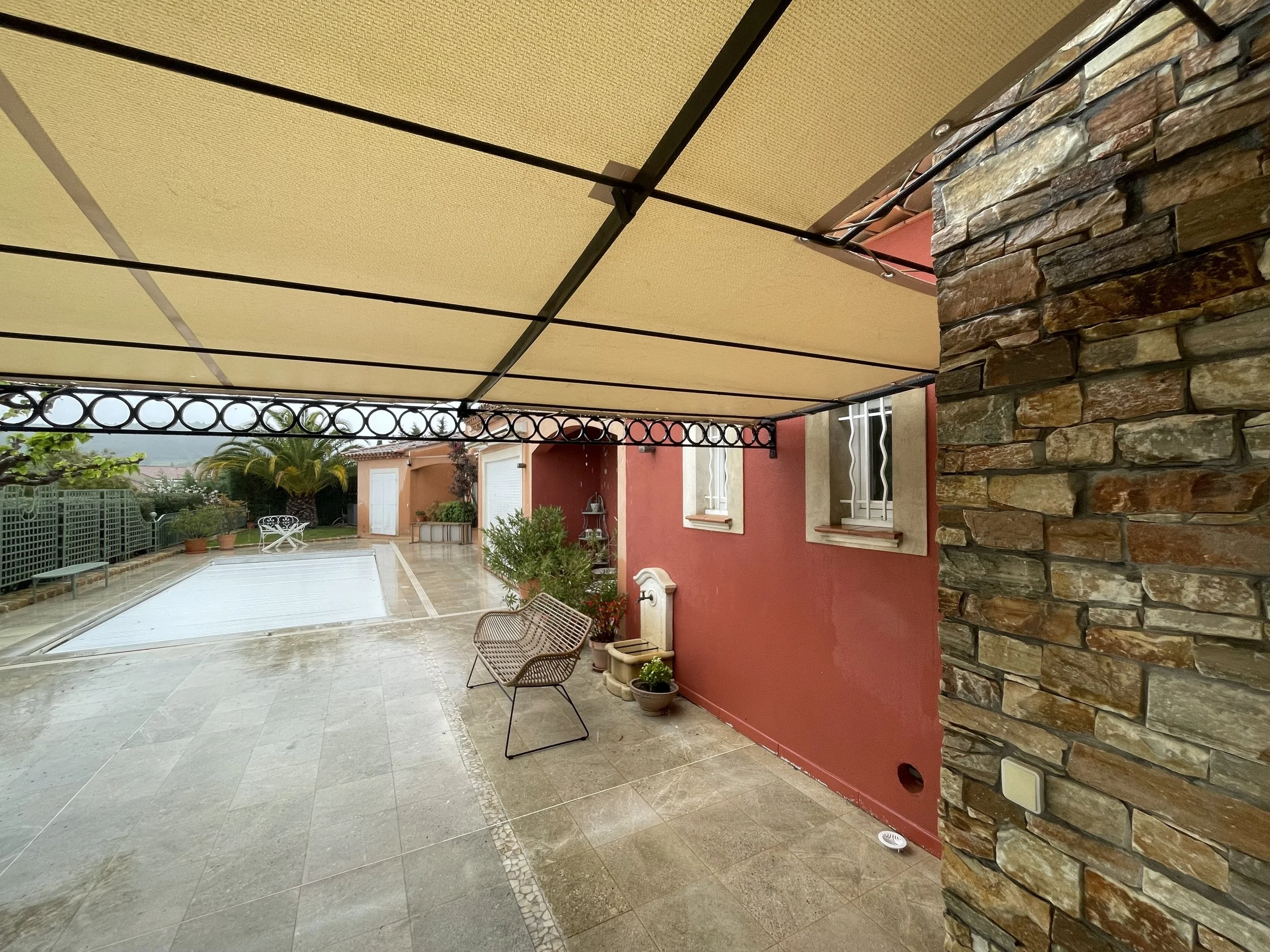 Toile de pergola étanche - Le Beausset