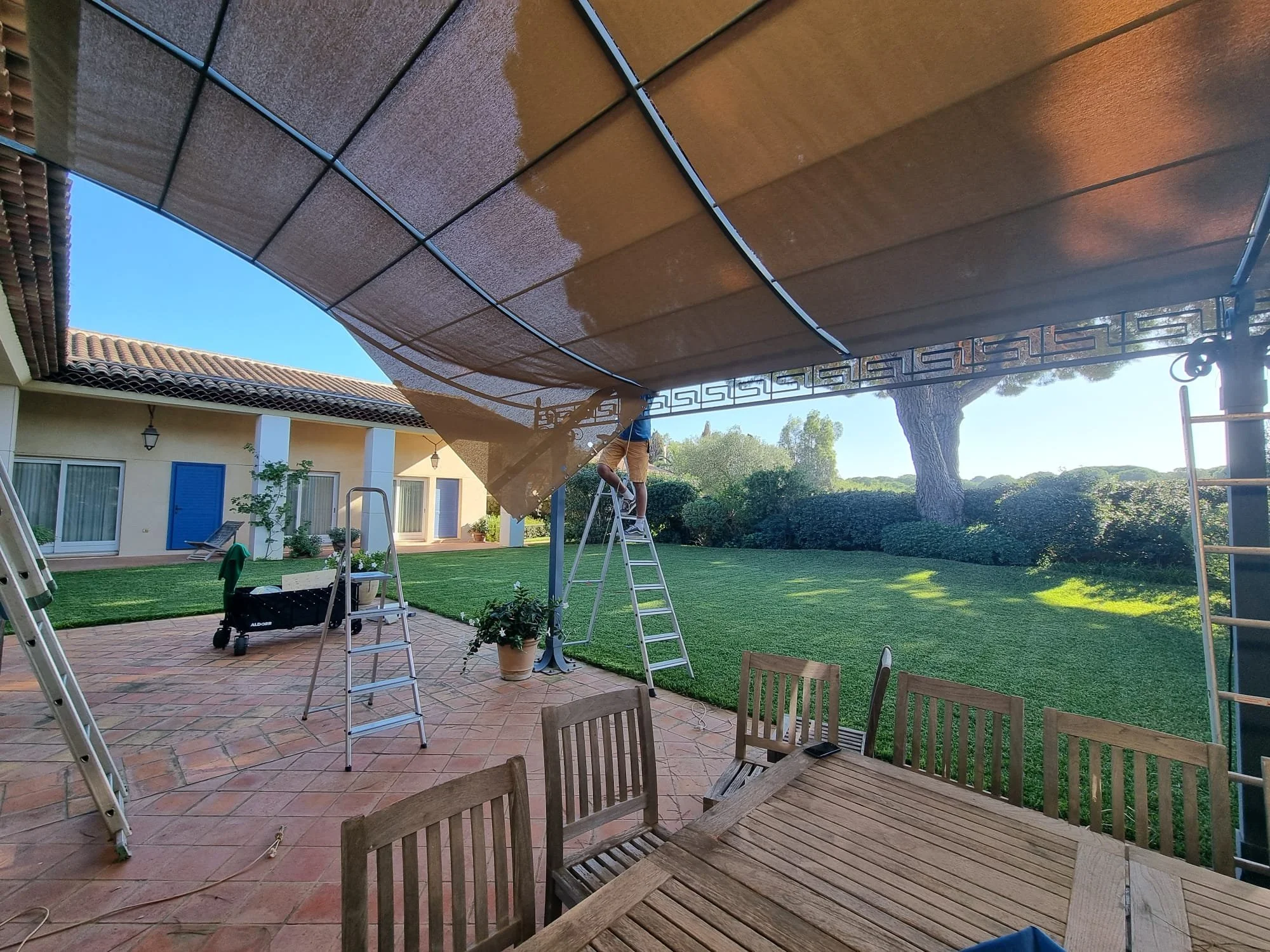 Bache micro-perforé pour pergola