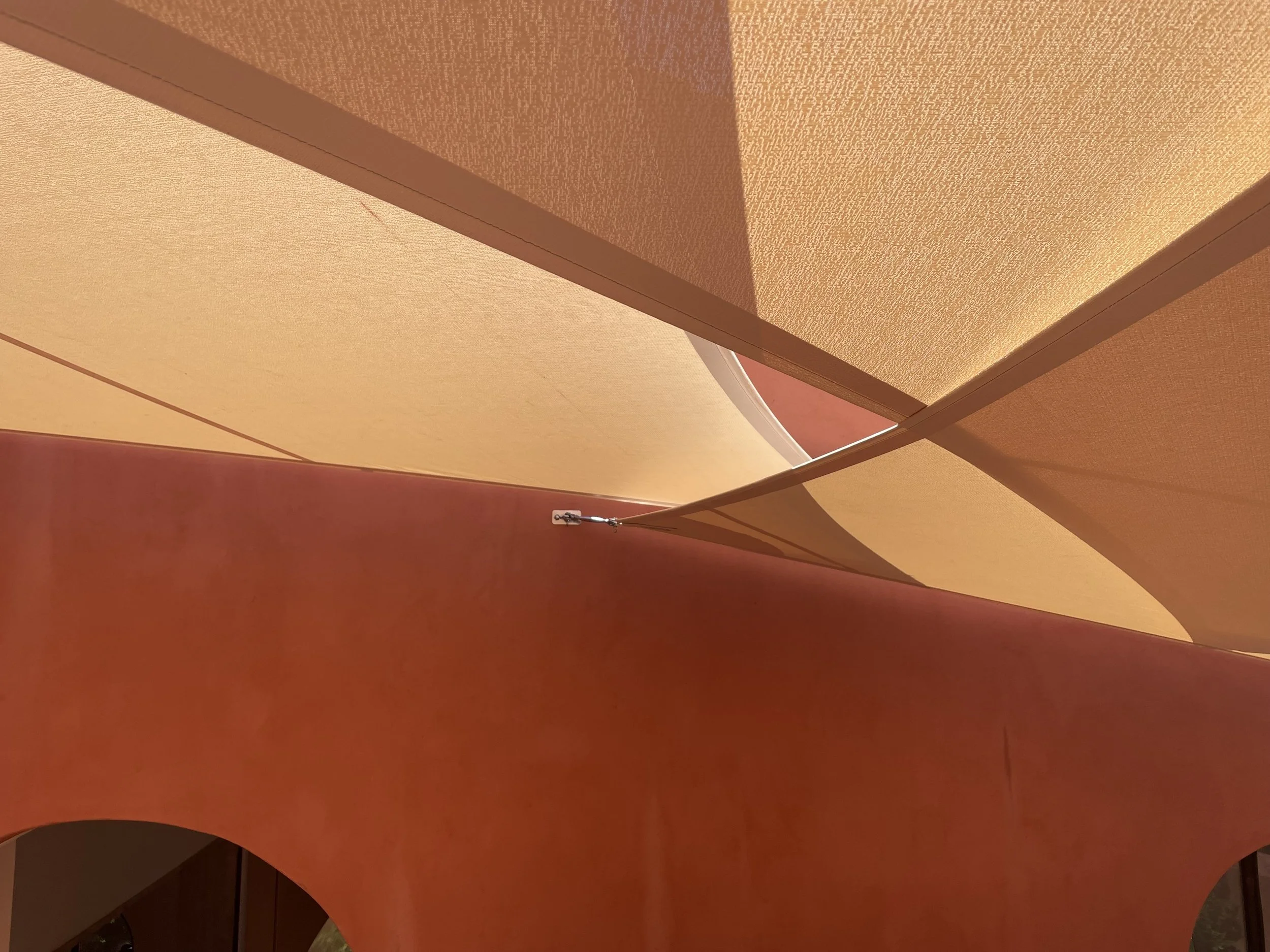 Oasis Ombrage -  Voiles d'ombrage sur mesure pour terrasse triangles