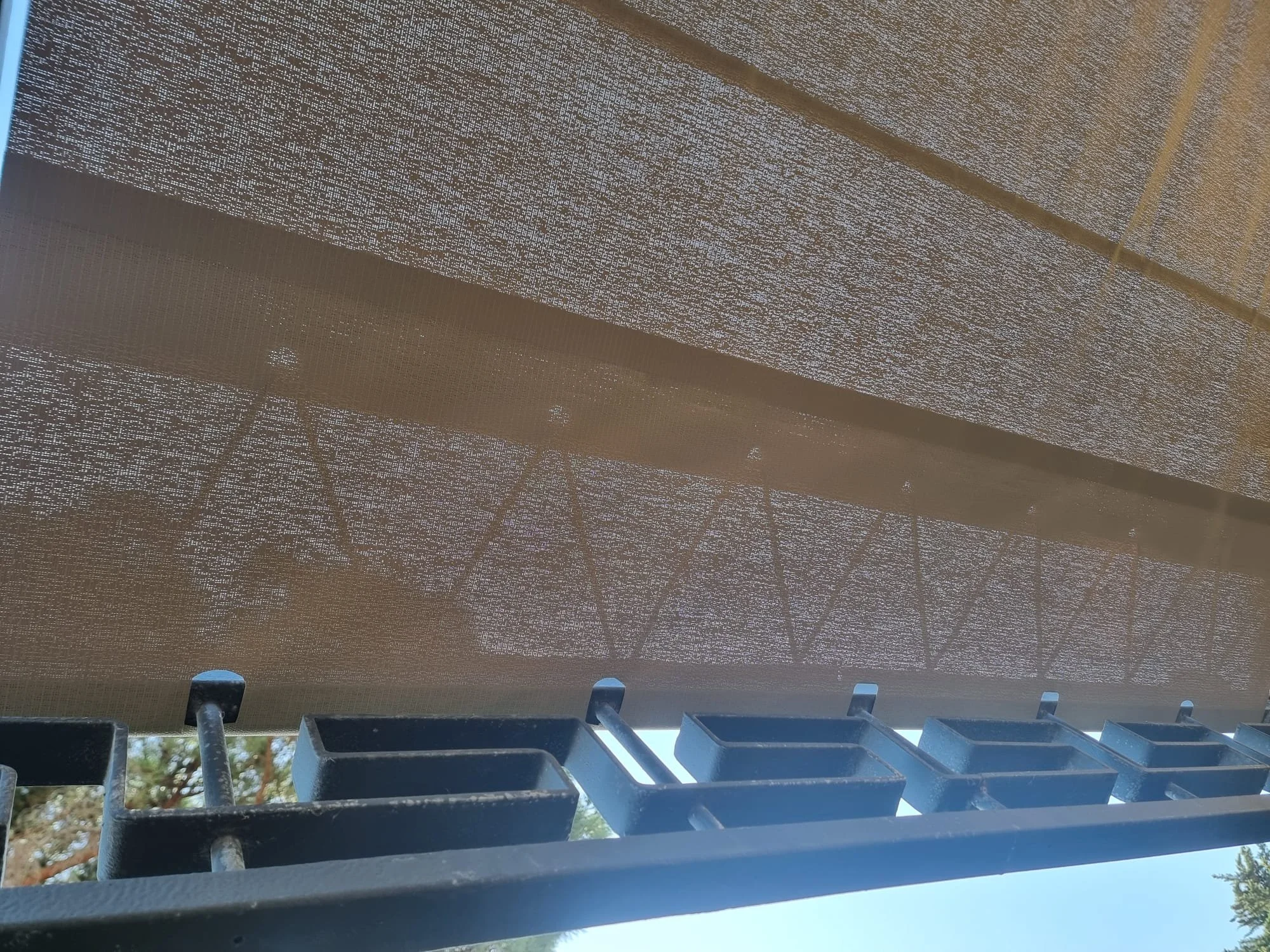 Finition toile de pergola hyères