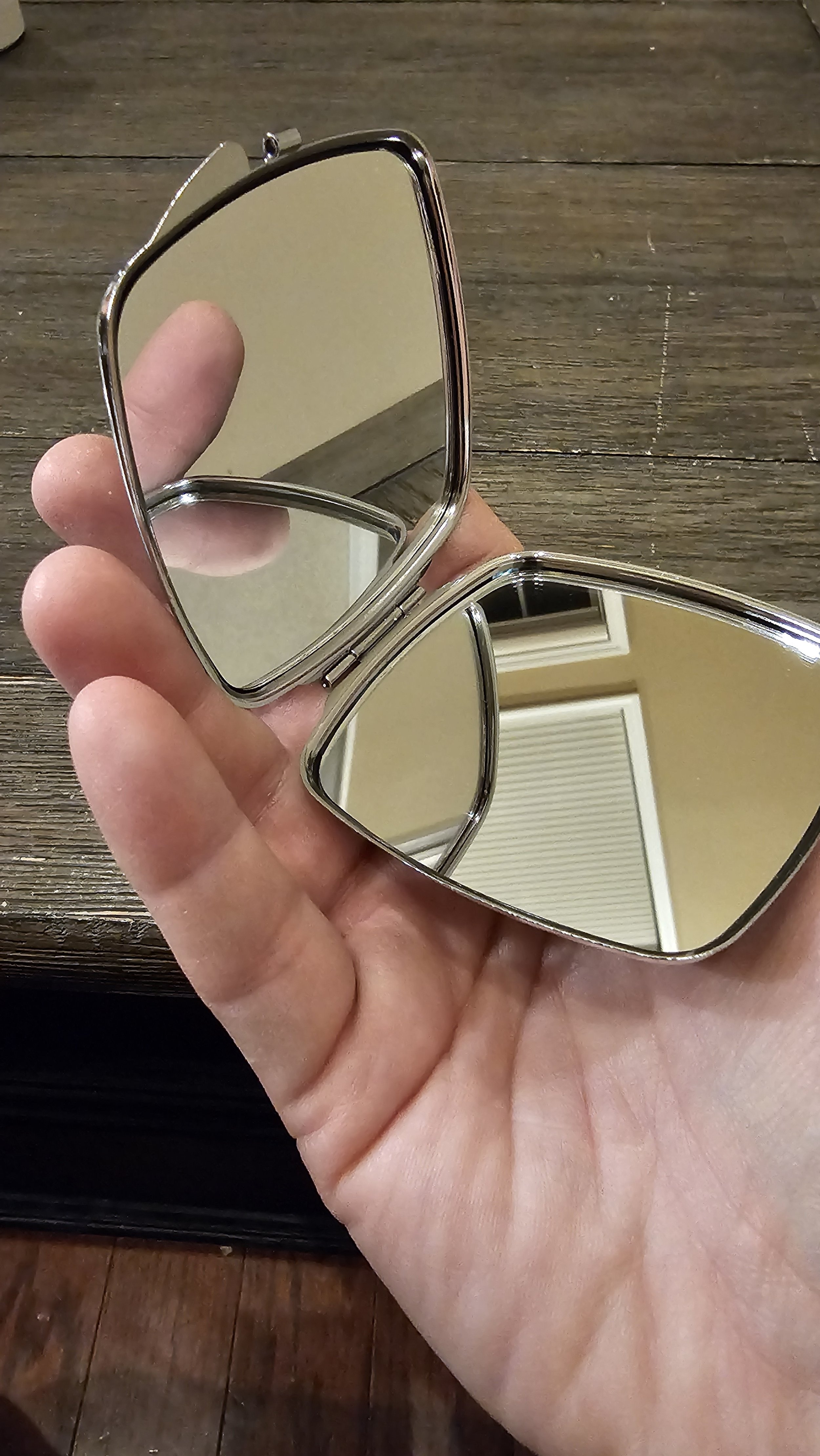 Compact-Mirror-Open.jpg
