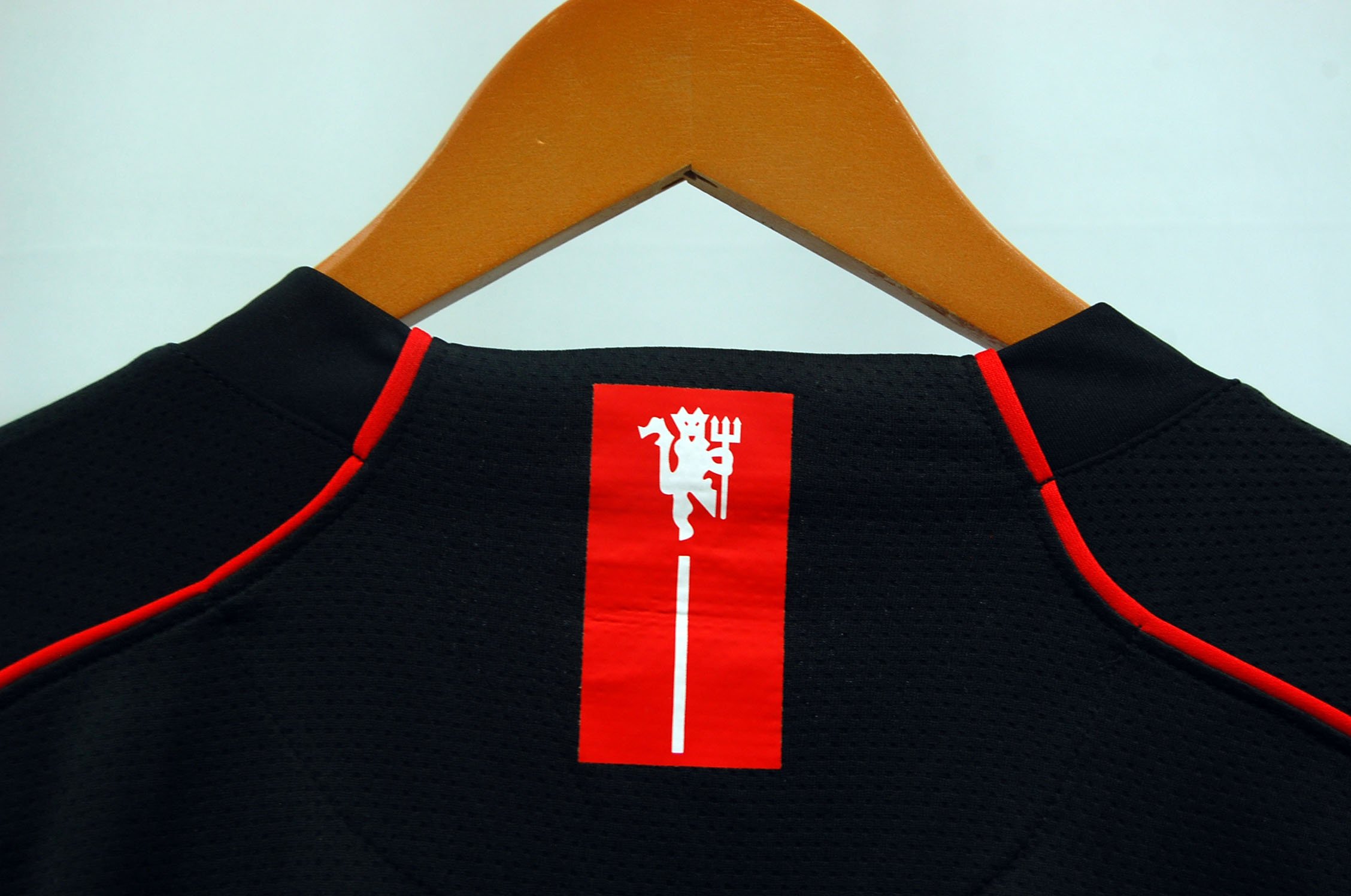 ManUCR7Collar.jpg