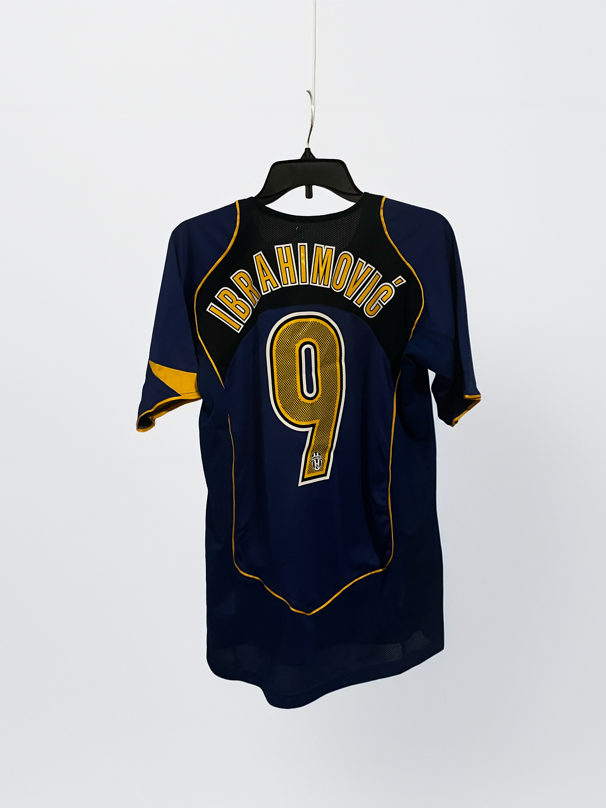 2004-05 Juventus Away Jersey - Ibrahimovic