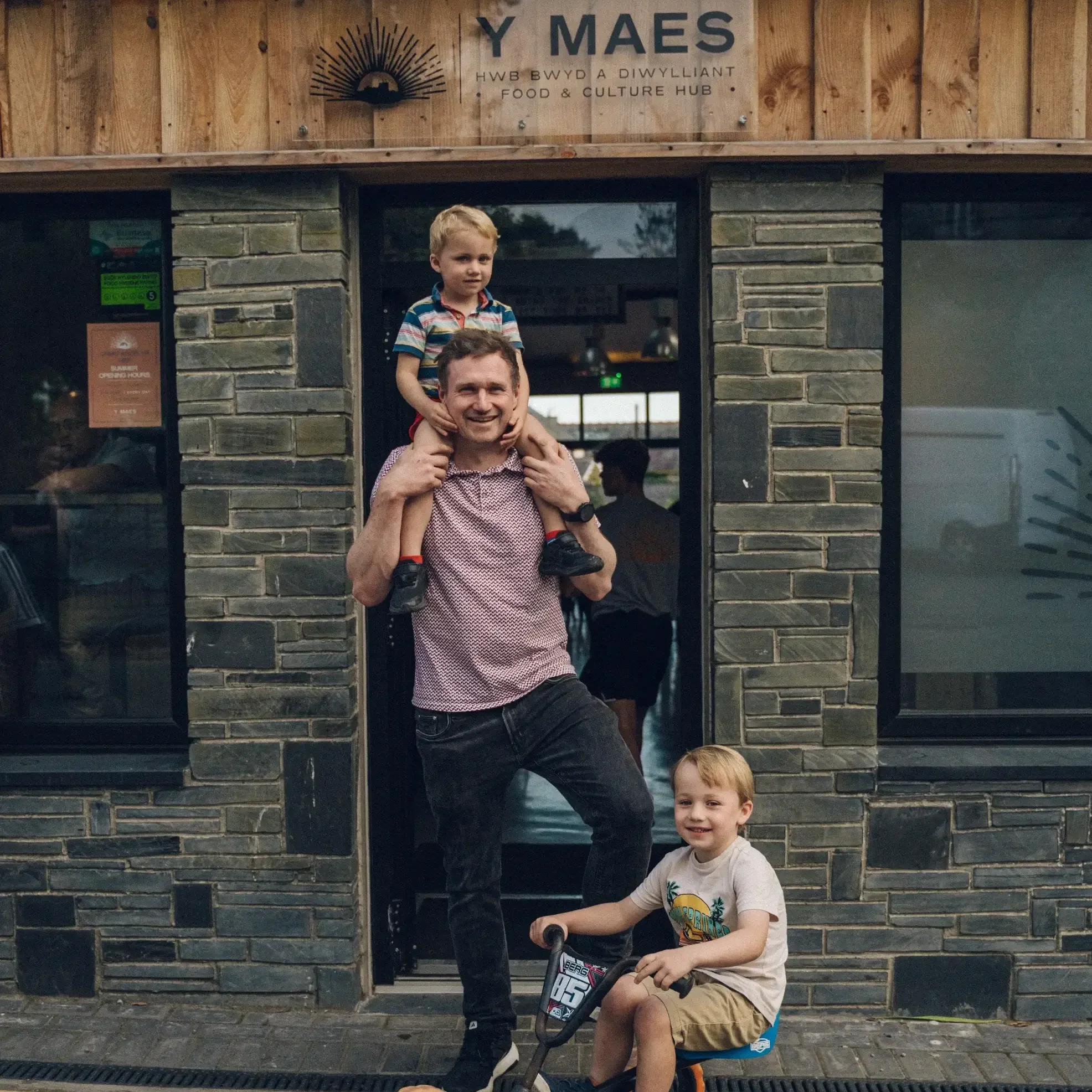 Y+Maes+Criccieth+%E2%80%93+North+Wales+Food+%26+Culture+Hub+-+Founder+Lloyd+and+family.webp