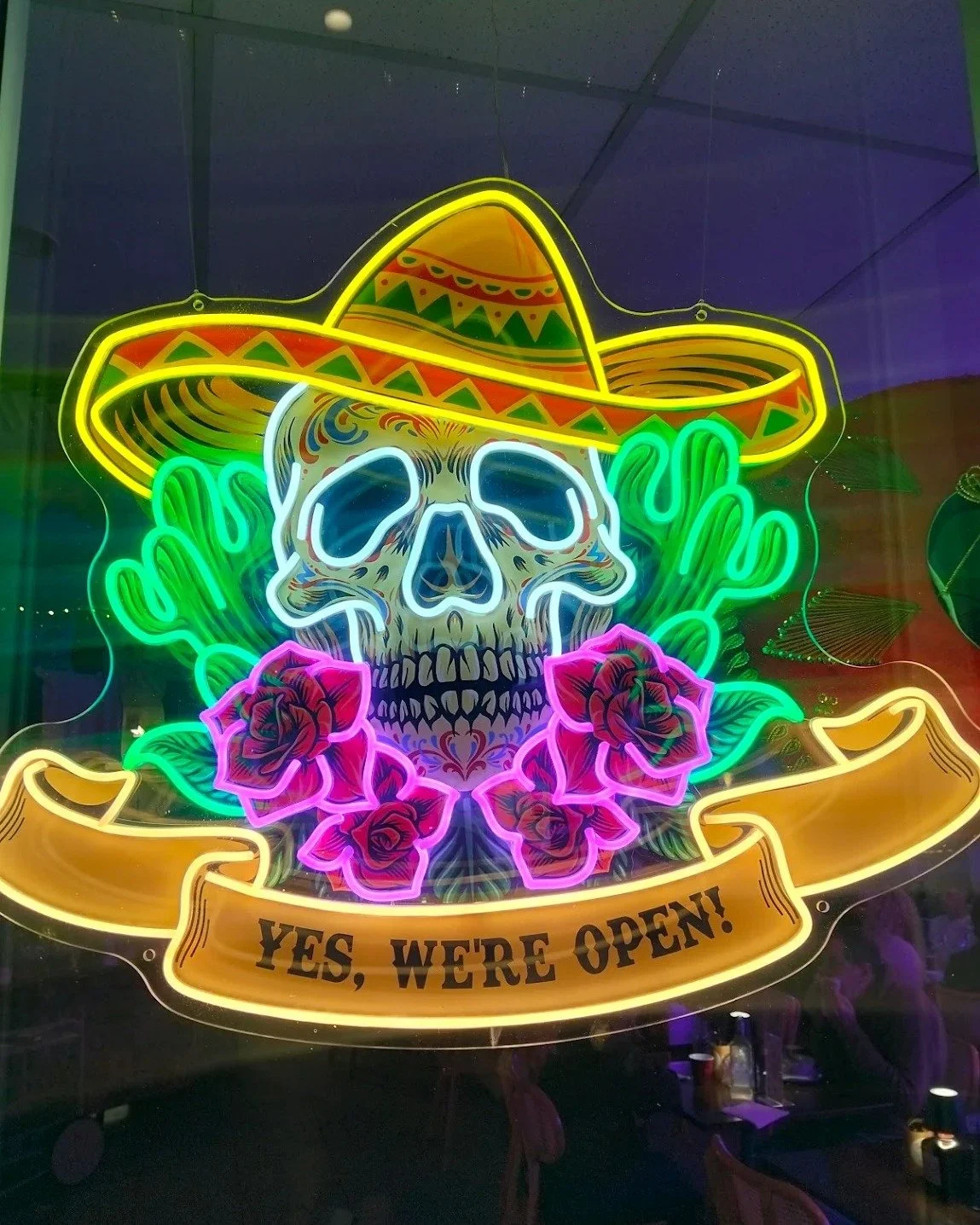 Sunday Fiesta anyone? 🪅🍹🌯

Join us from 11-3pm for lunch, or 5-8pm for dinner!