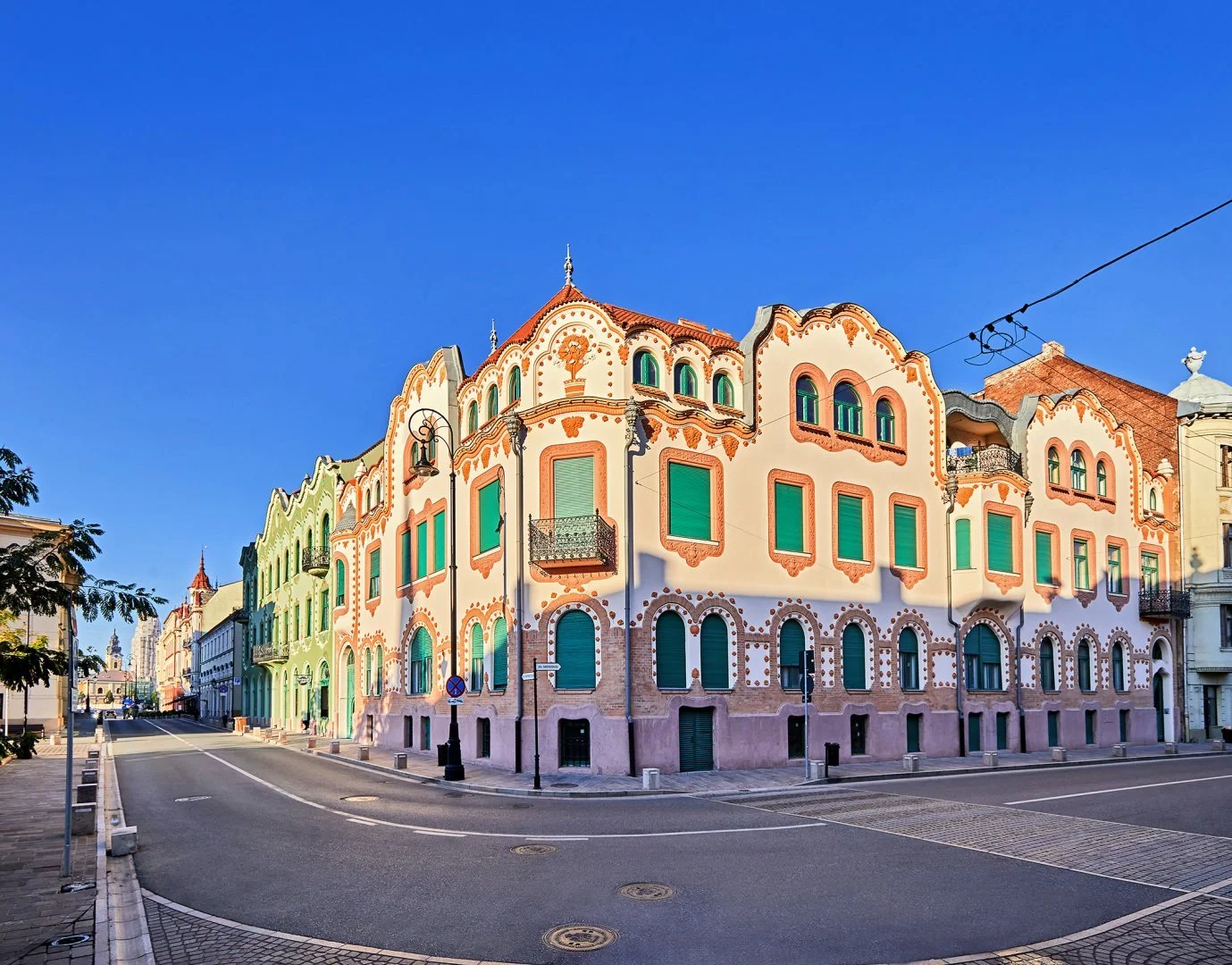 Palatul Adorjean 1 Oradea Bihor.jpg