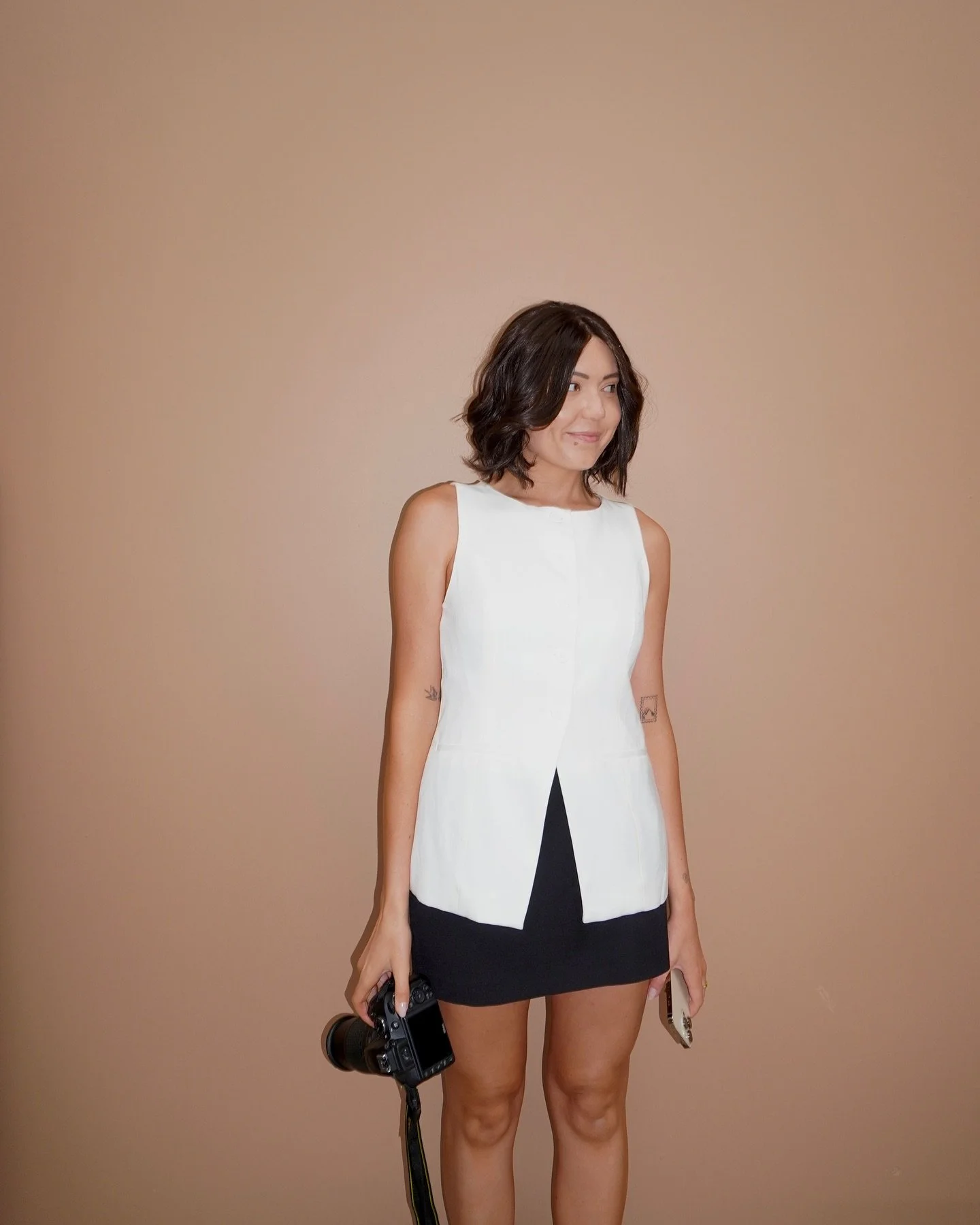 Hi, I’m Abbey 👋🏽 The person behind Jaye Marketing.
What started as a way to help small businesses with their socials has turned into something I truly love; Creating connection through thoughtful marketing and content that feels like you.
Me