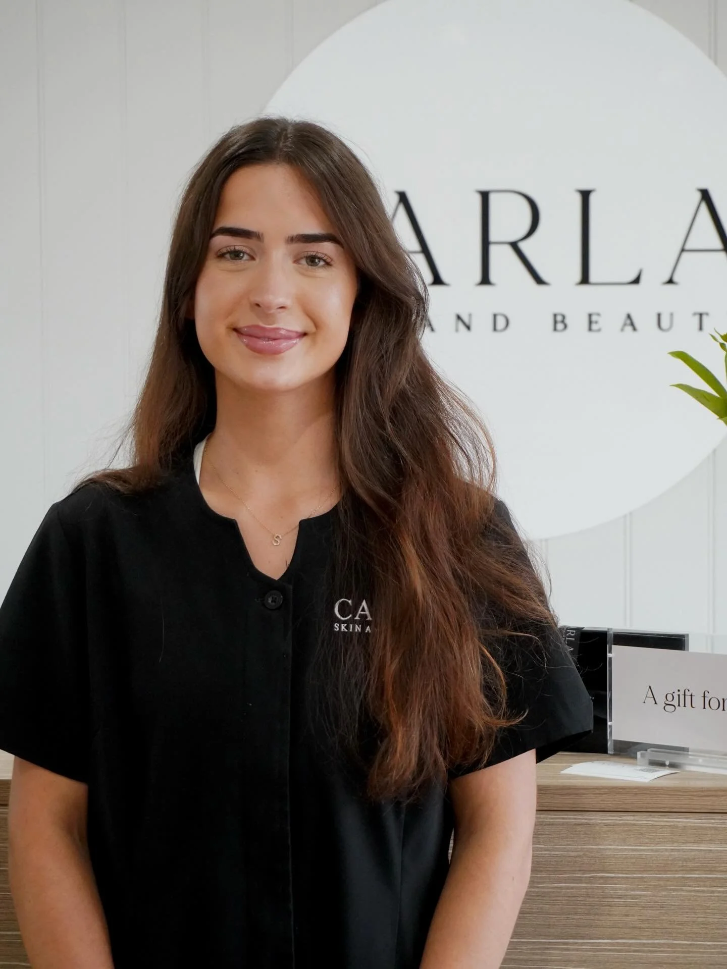 Welcoming the beautiful @_sandy_rudy_ to the @carlaskinandbeauty team with fresh new headshots 🤍🌸