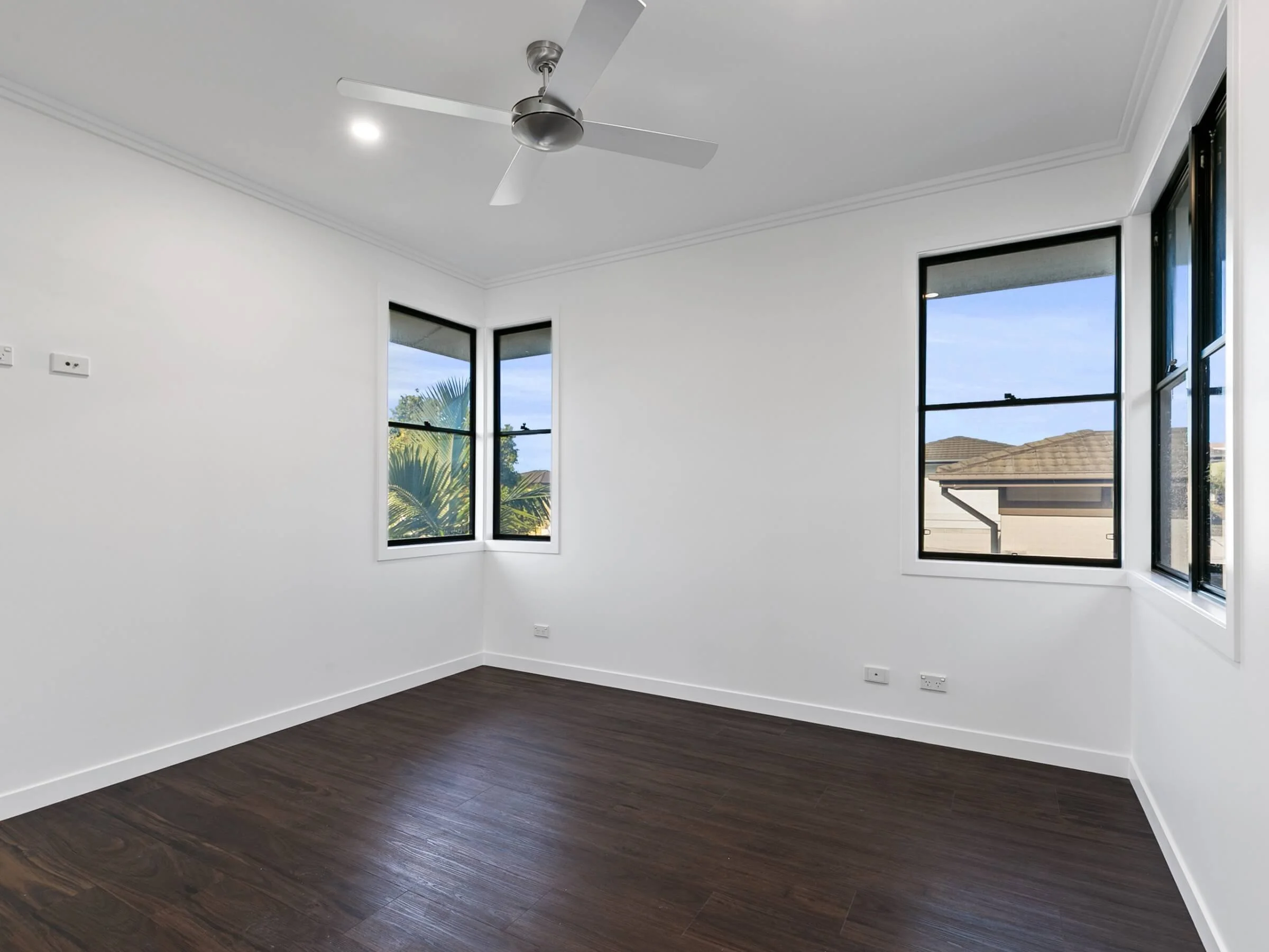 12 - Lucerne - Hope Island.jpg