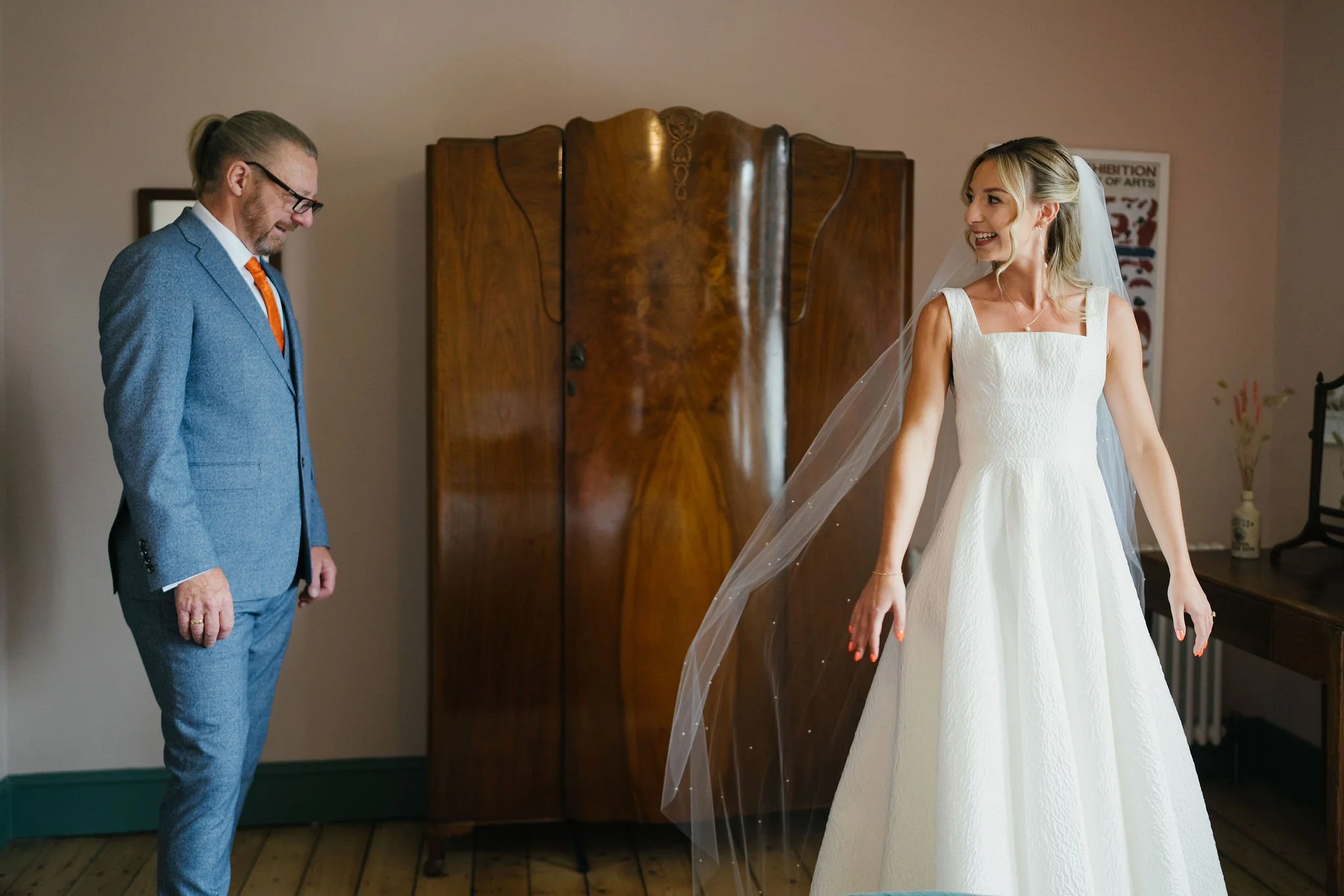 east-quay-whitstable-bridal-prep-14.jpg