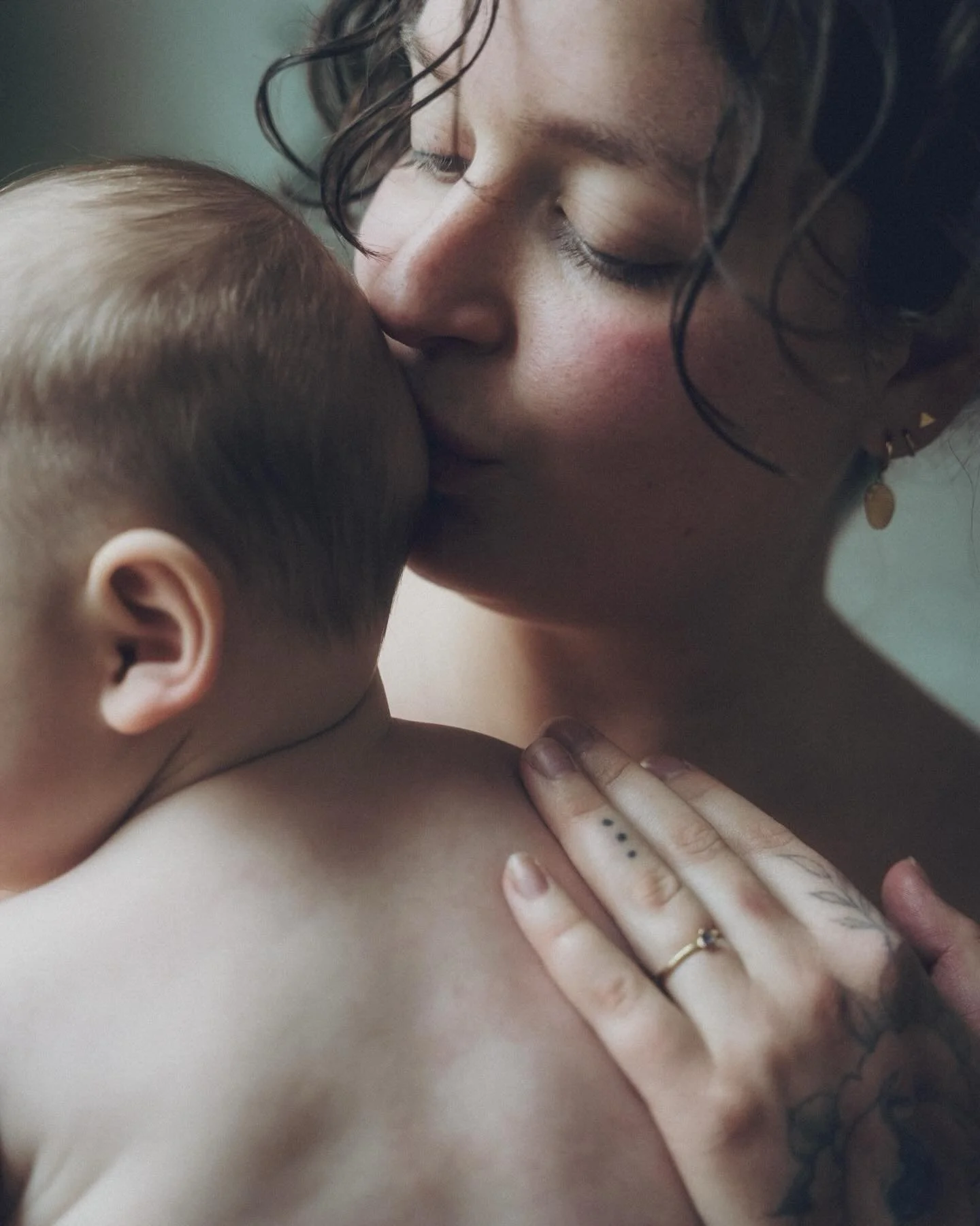 &bull; Nadie met haar baby tijdens de Motherhood Mini Sessions 💛

Helemaal vanuit het Noorden van Nederland naar Antwerpen 🫶🏻

@nadiemeijerlamens