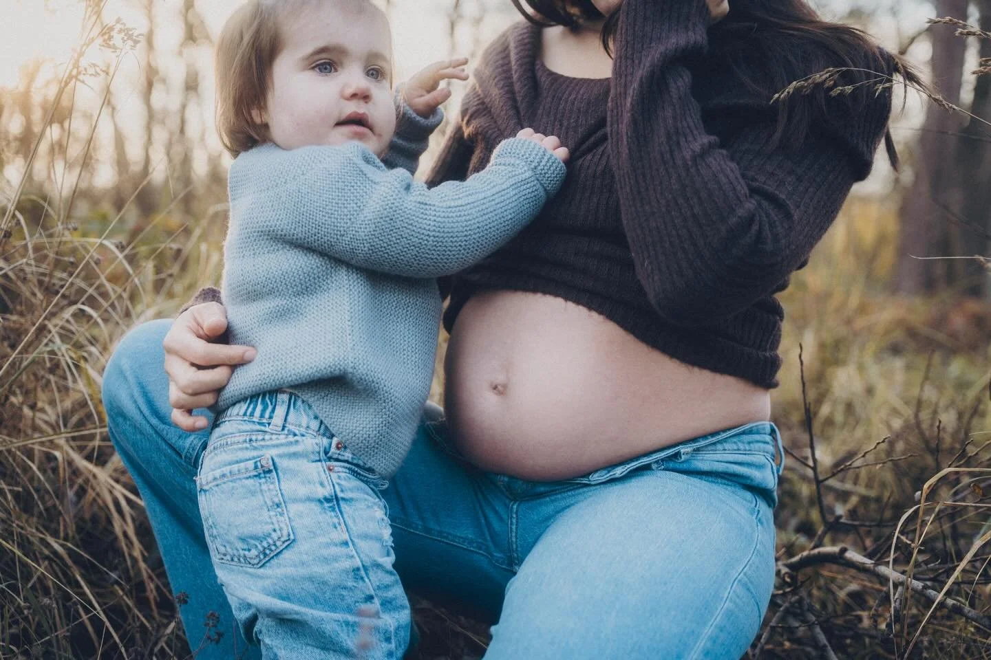 &bull; Tine aan het wachten 💛
.
.
.
#zwangerschapsfotograaf #zwangerschap #maternityphotosession #motherhoodfotograaf #moederschap