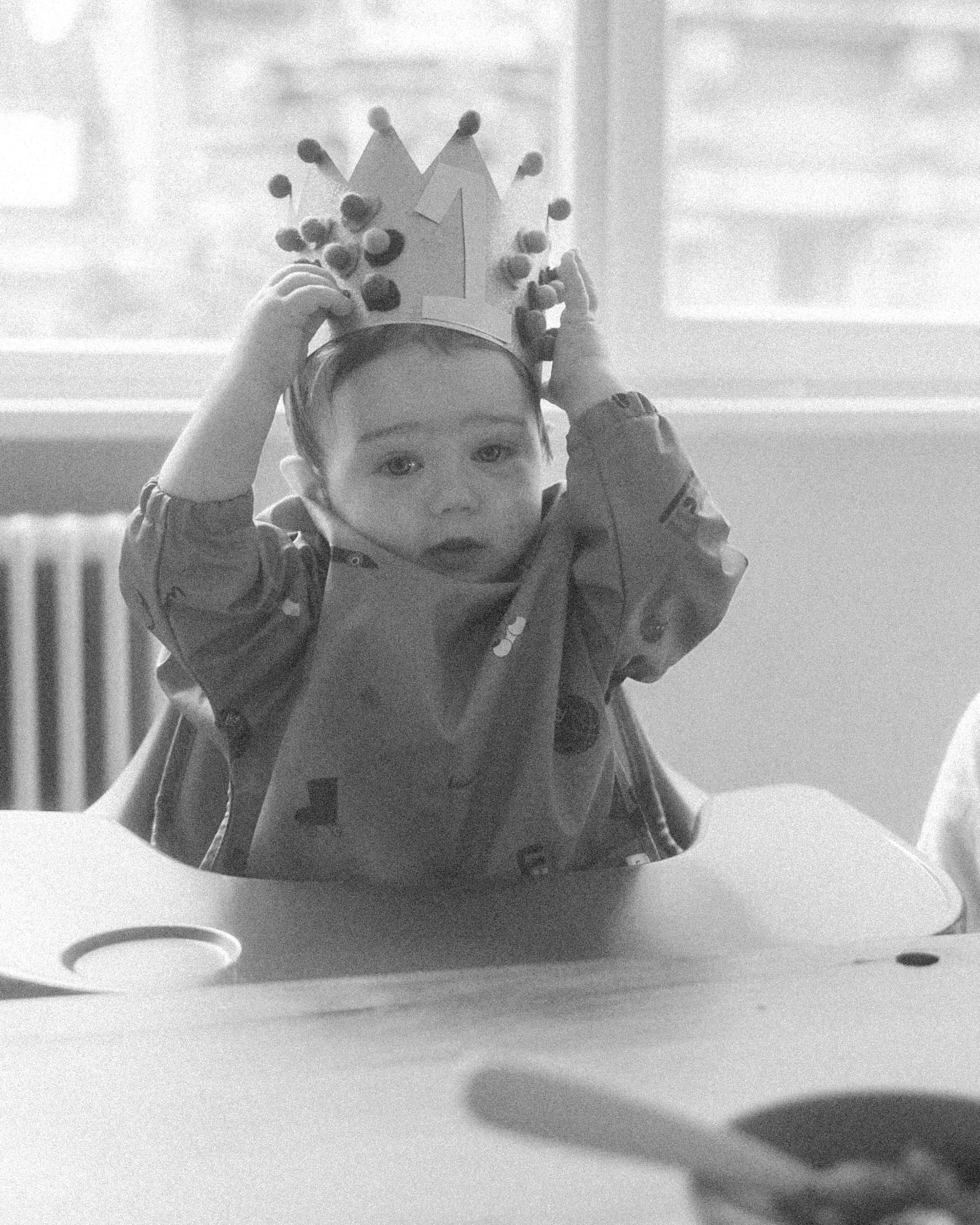 &bull; Allerliefste Eza.

Wat ben je mooi.
Wat ben je leuk.
Wat ben je lief.
Wat ben je grappig.
Wat ben je krachtig.

Ik heb het afgelopen jaar gevoeld hoe kwetsbaar het leven is. Postpartum angsten gevoeld, in de vorm van gezondheidsangsten, vooral
