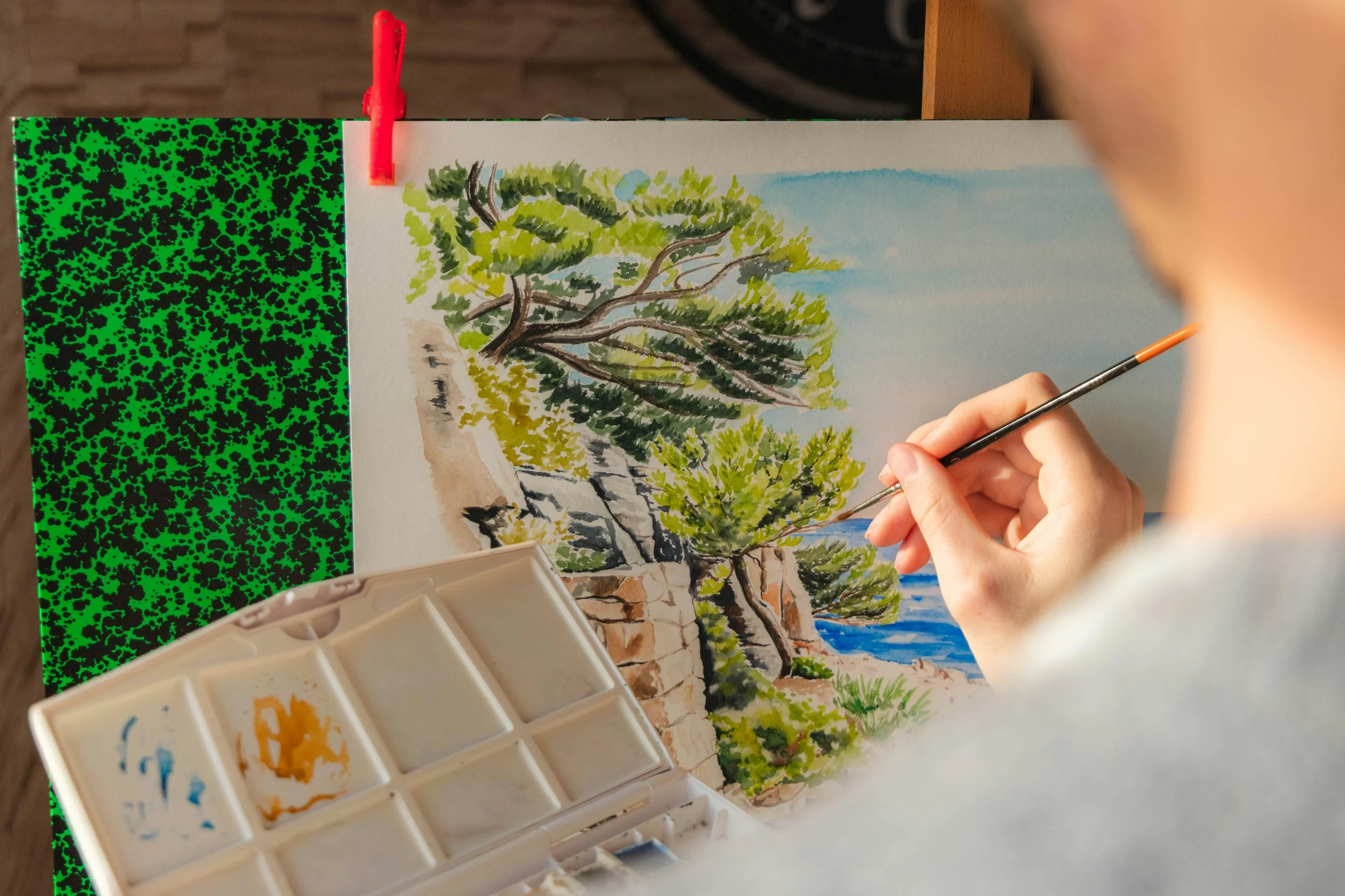 What Happens in an Art Class? A Reassuring Guide for First-Time Students