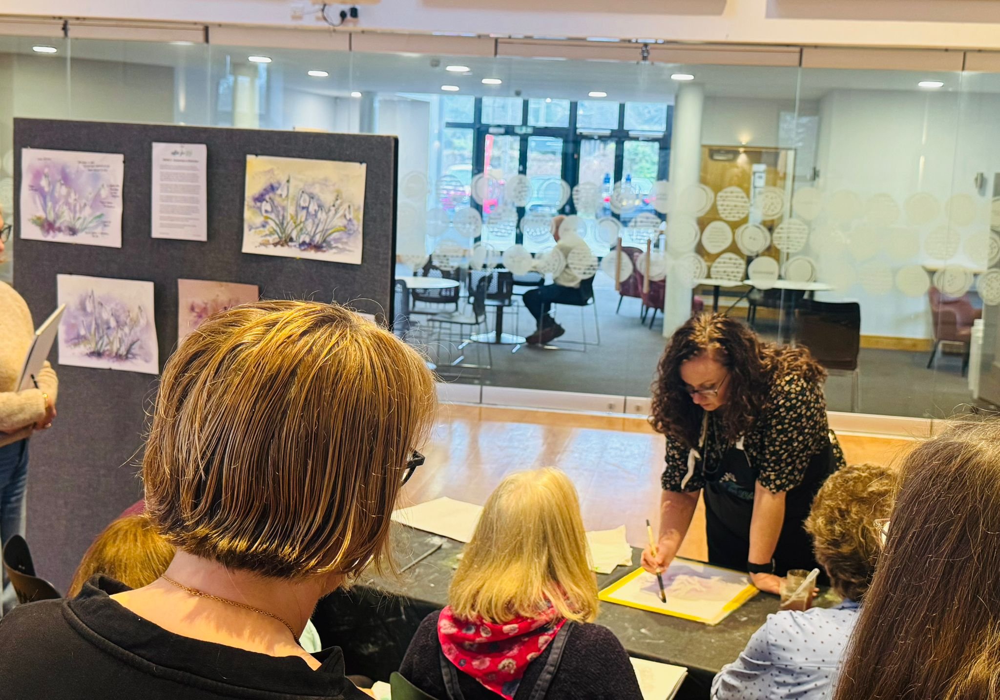 Adult art classes in Reigate — everything you need to know before you book