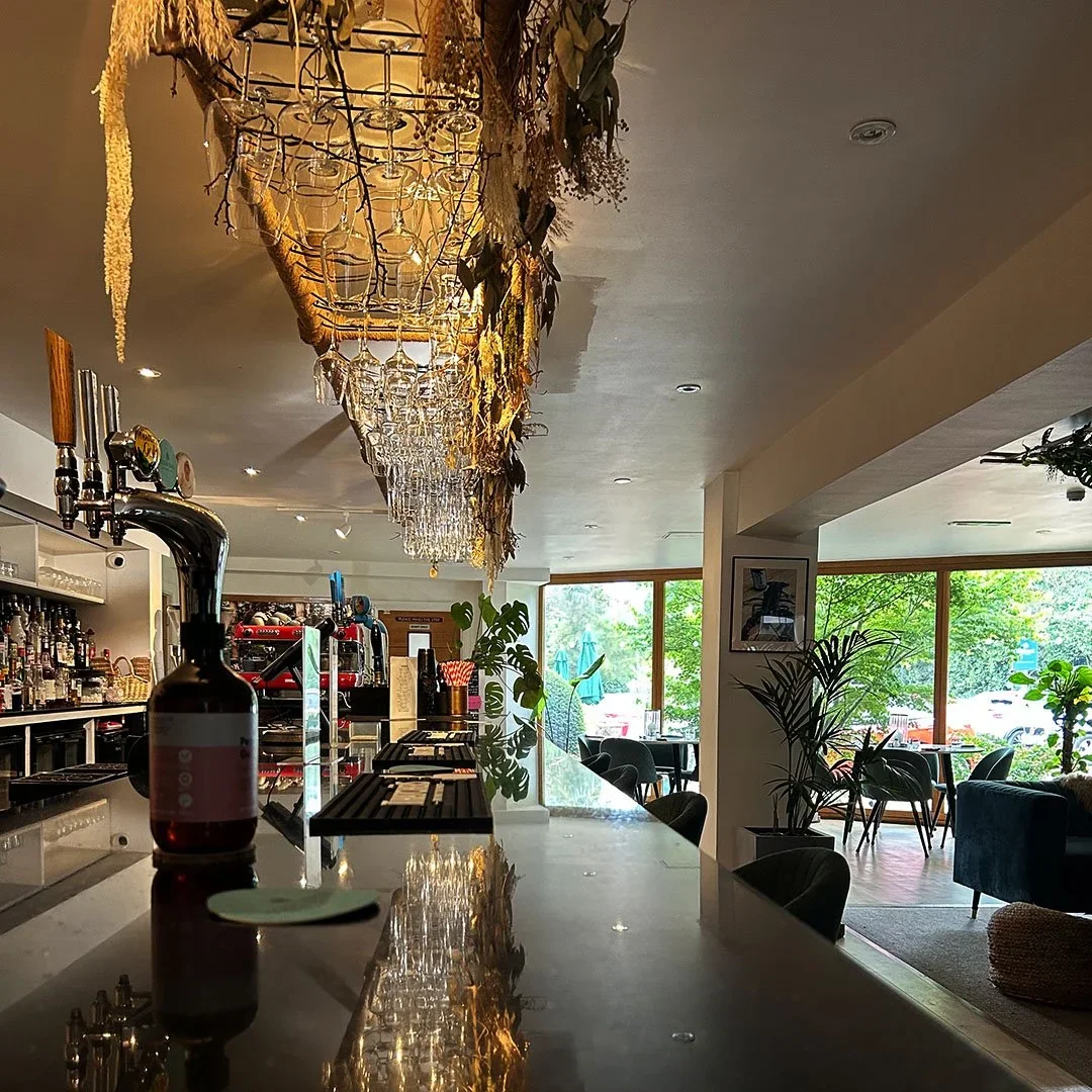 colin nash restaurant bar photoshoot by saia creative