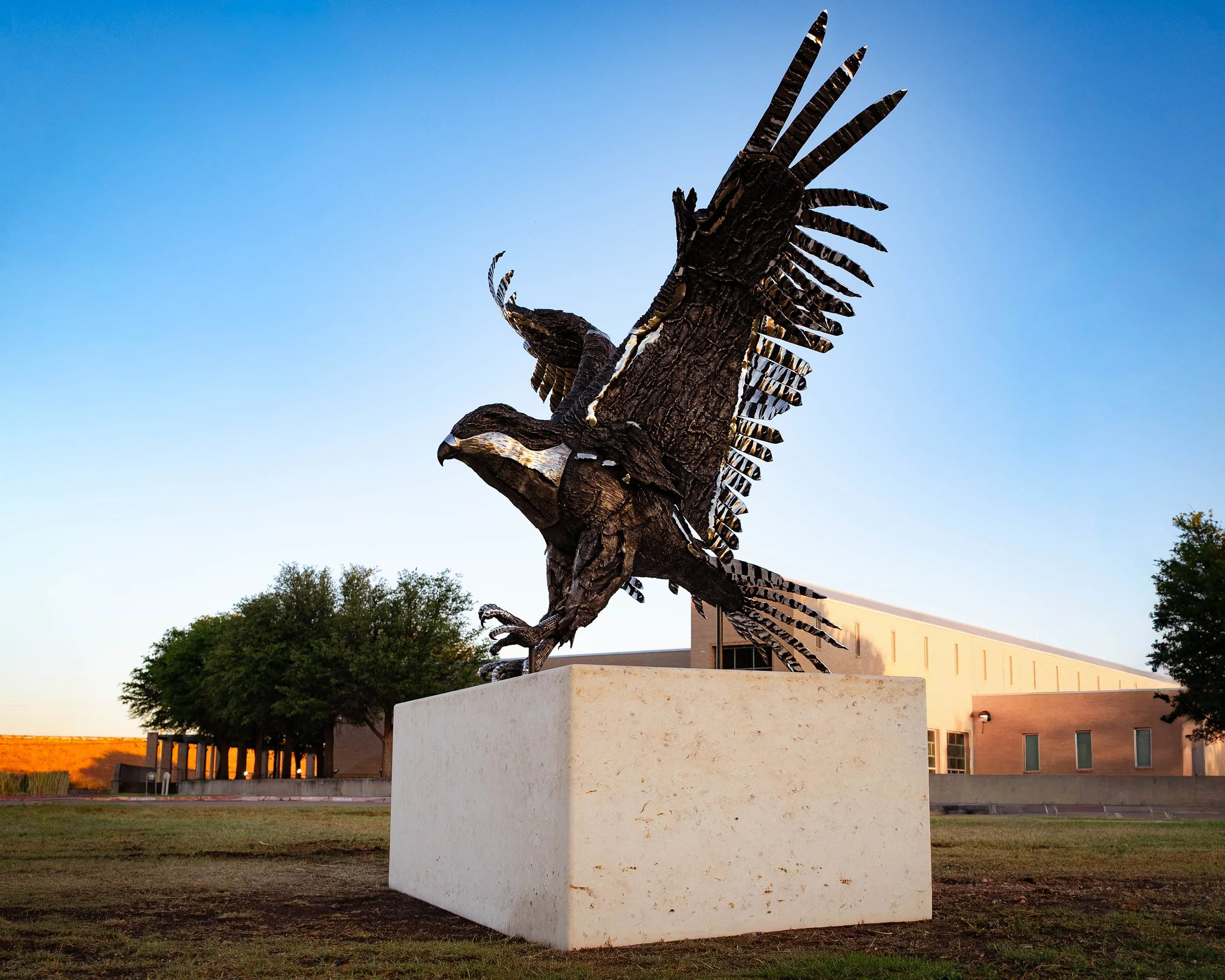 04012026_freddyfalconstatue-7_55184184033_o.jpg