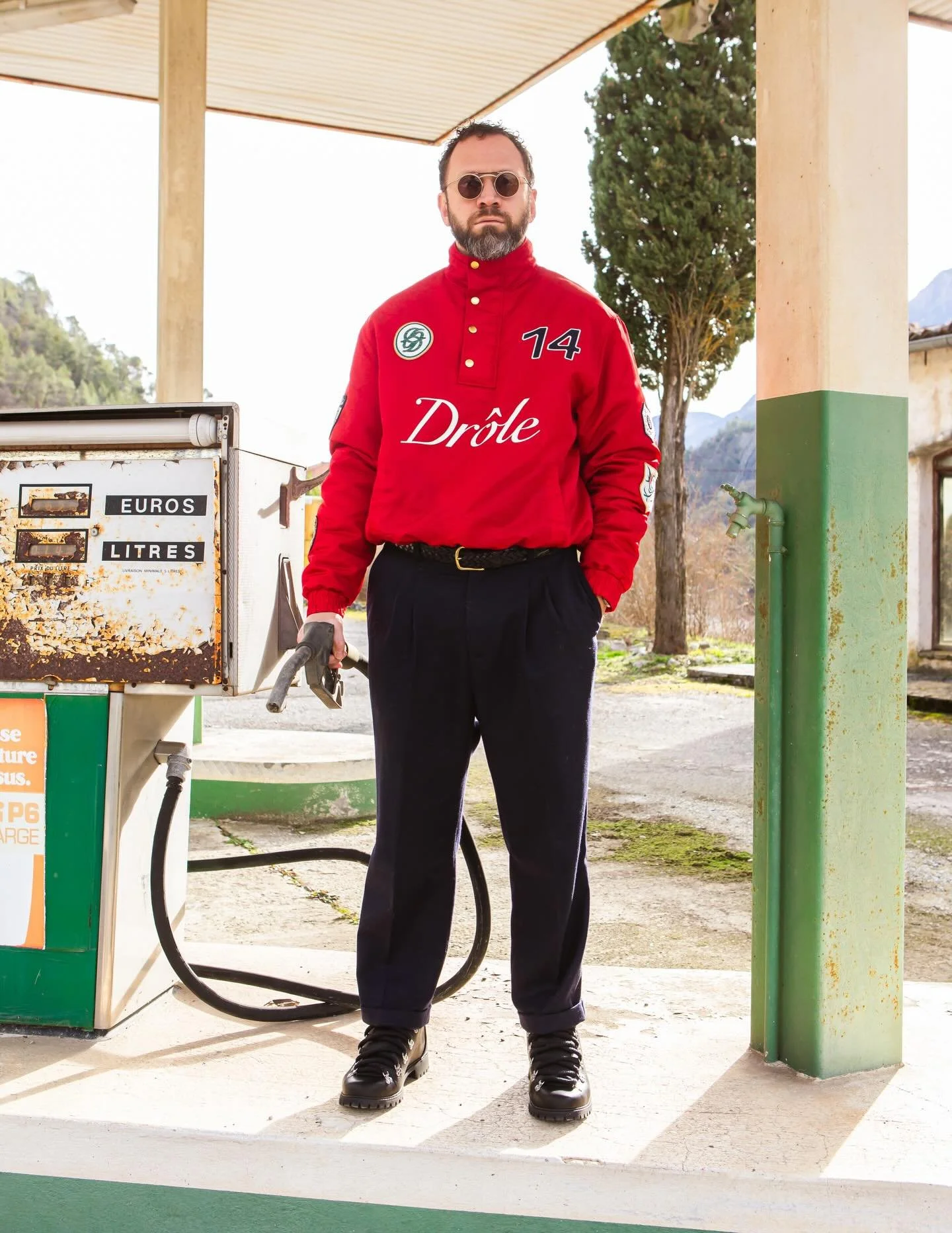&hearts;️ Peut-on tout arr&ecirc;ter et parler de cette veste @droledemonsieur, s&rsquo;il vous pla&icirc;t !? 🔥
 
&mdash; 

📸 @martynikefly

&mdash; 

#MenswearStyle #MenswearInspiration #DroleDeMonsieur