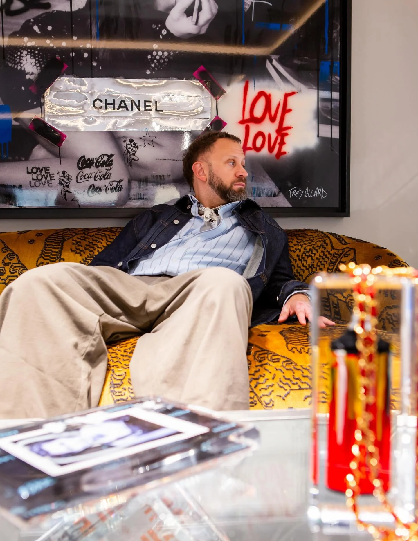 Swipez pour d&eacute;couvrir mes oeuvres coup de 💙 au sein de la prestigieuse galerie ni&ccedil;oise @atelier_fred_allard ! ✨

&mdash; 

📸 @martynikefly

&mdash; 

#ArtContemporain #GalerieArt #ArtCollector