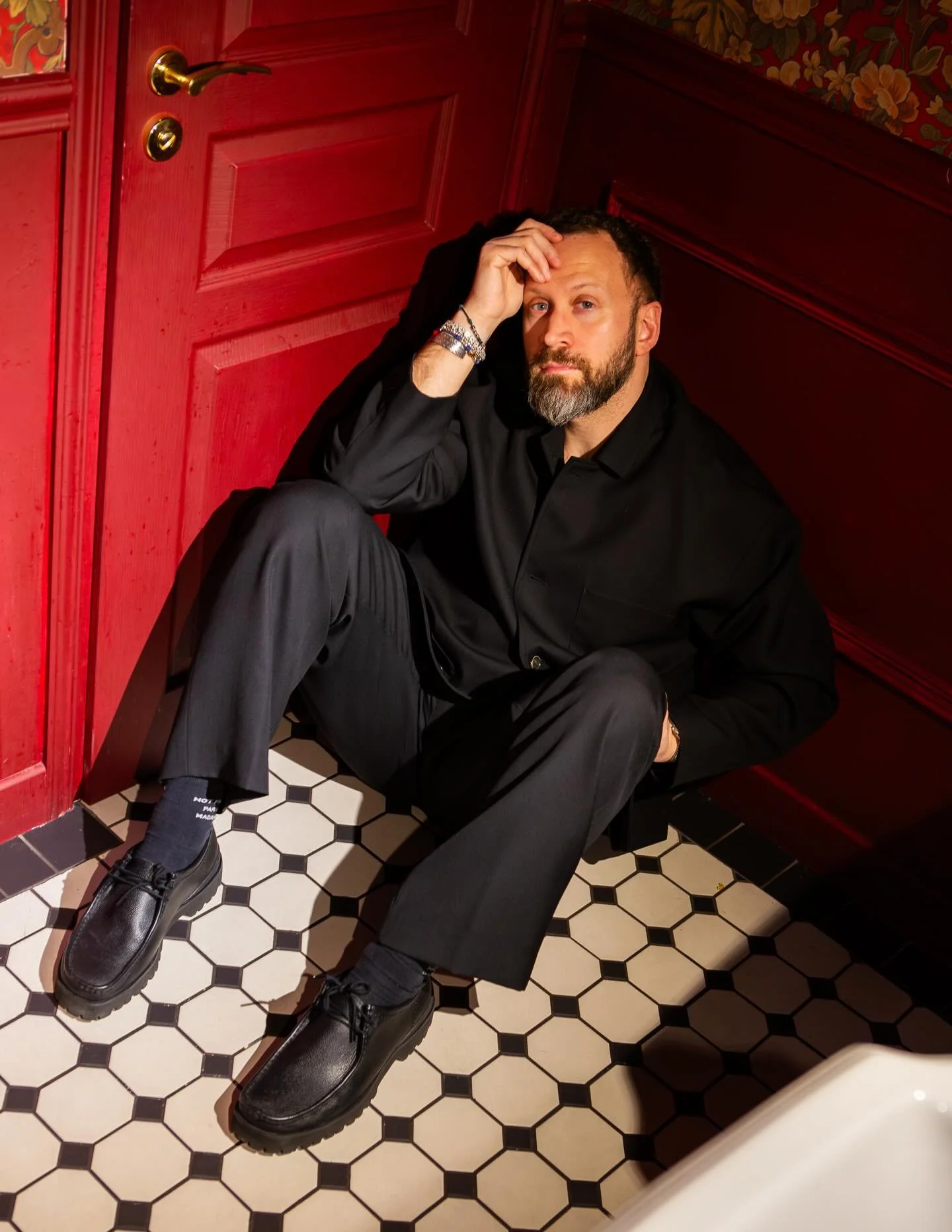 Thursday evening&hellip; Black Elegance &amp; Red Passion! &hearts;️🔥
 
&mdash; 

📸 @martynikefly

&mdash; 

#MenswearStyle #Elegance #AllBlackEverything