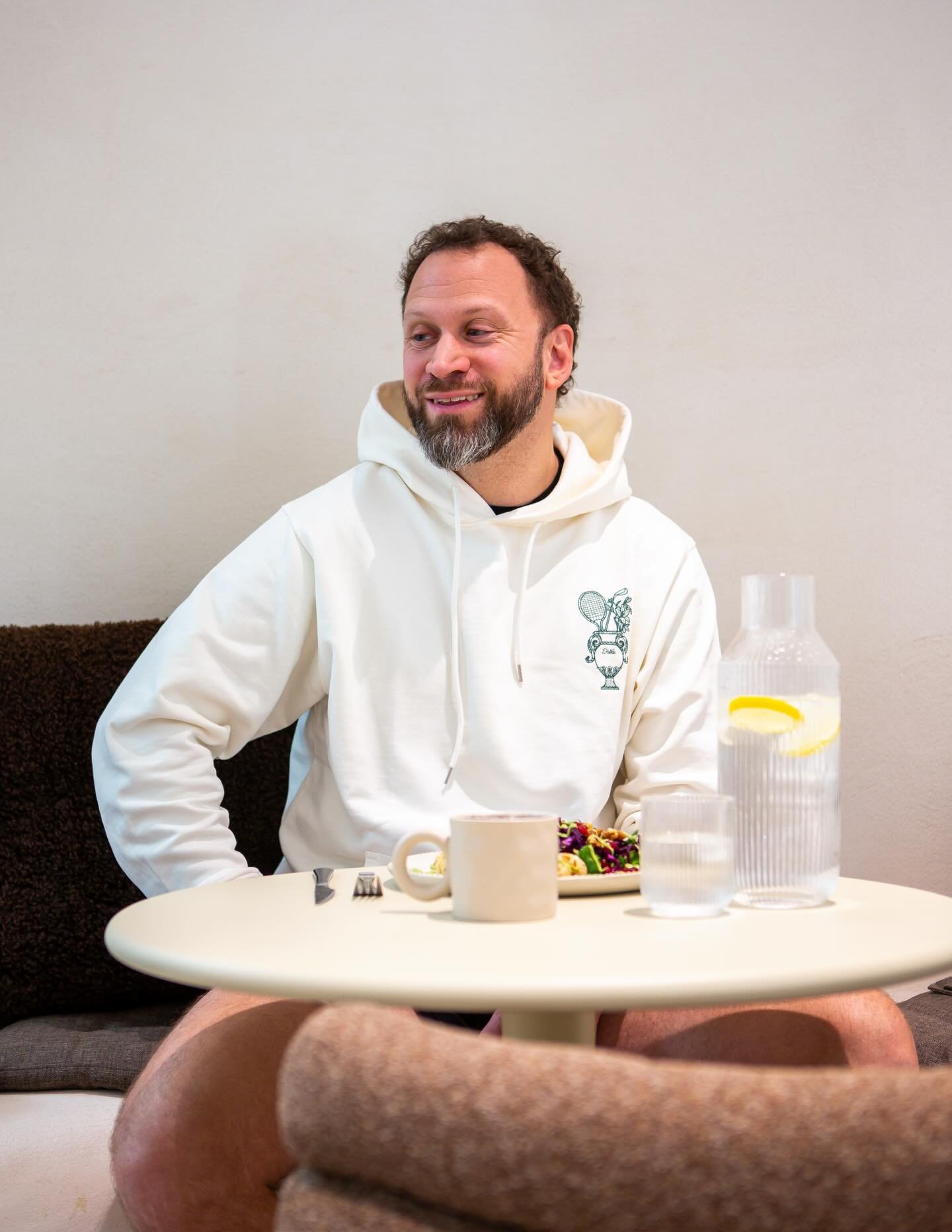 ☕️ En v&eacute;ritable lieu de vie, @yumemonaco, c&rsquo;est aussi un caf&eacute; pour s&rsquo;accorder une pause conviviale avec boisson chaude ou fra&icirc;che &amp; snacks sains ! 

Mention sp&eacute;ciale pour le Black Sesame Latte, sp&eacute;cia