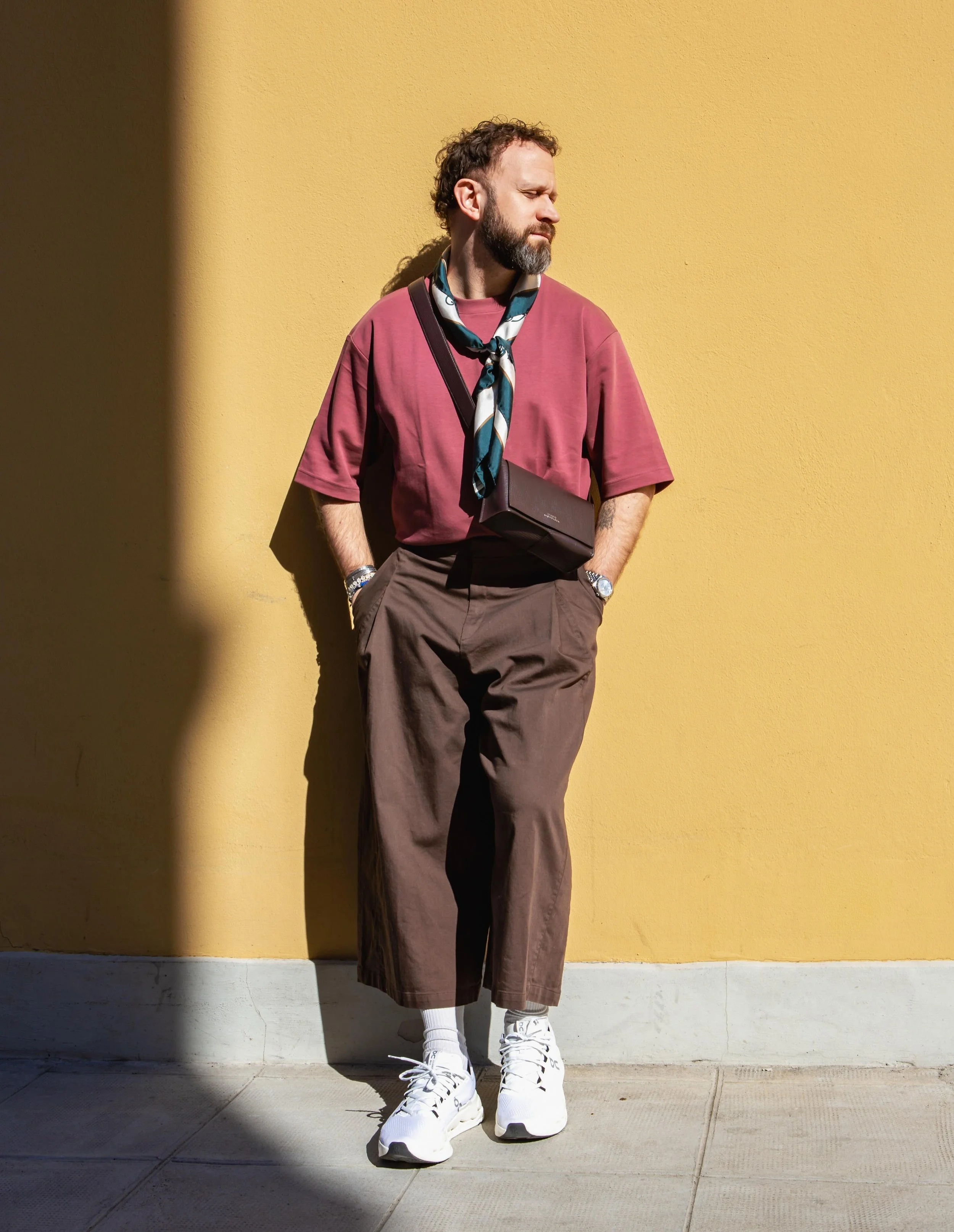 Summer &amp; colored vibes with @uniqlofr essentials &amp; a definite taste for accessories! ✨

Les marques sont tagu&eacute;es sur les photos. 💙 

&mdash; 

#SummerVibes #OOTD #Uniqlo