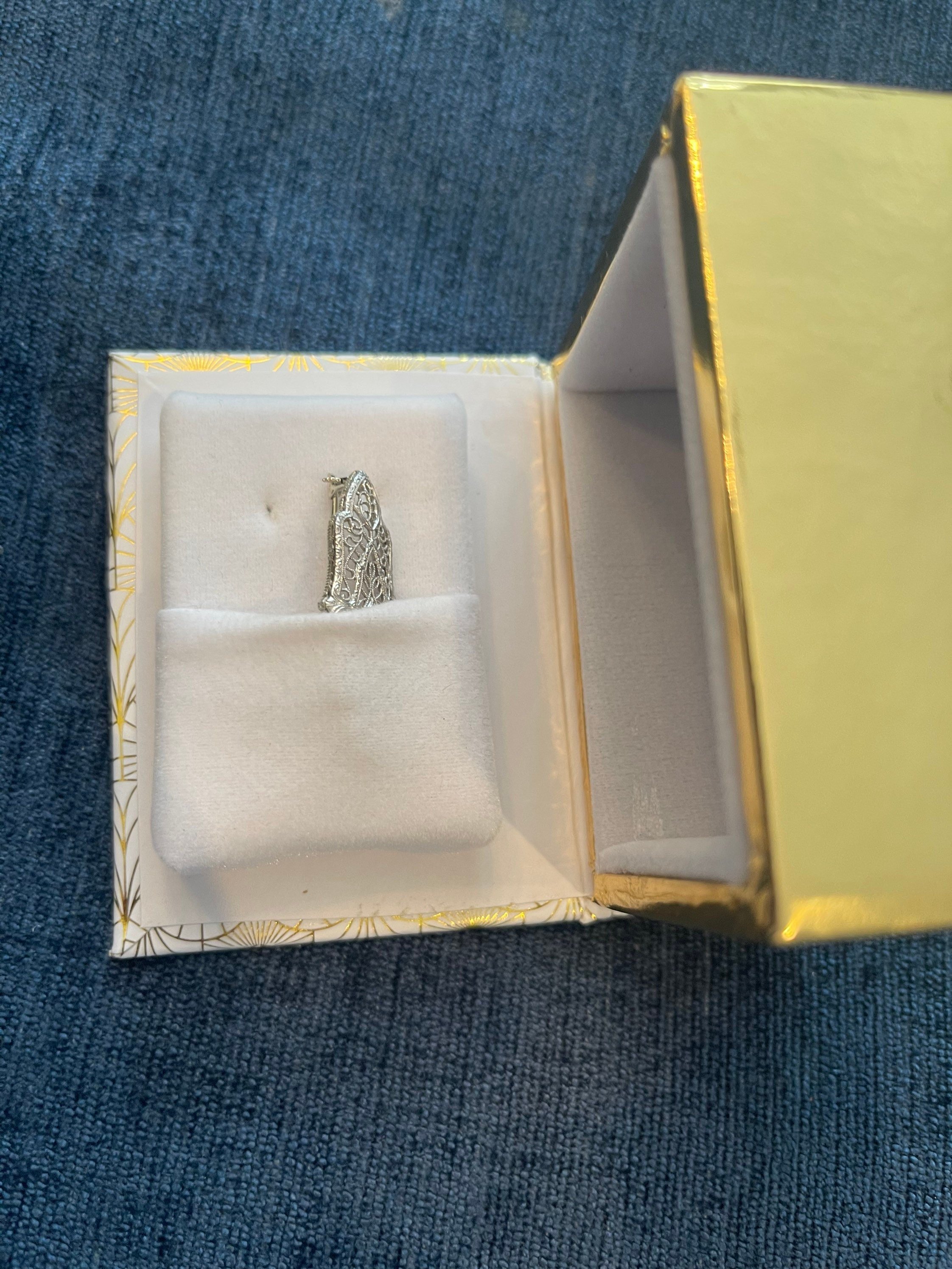 https://i.etsystatic.com/18684863/r/il/b276be/3870741483/il_fullxfull.3870741483_dggs.jpg