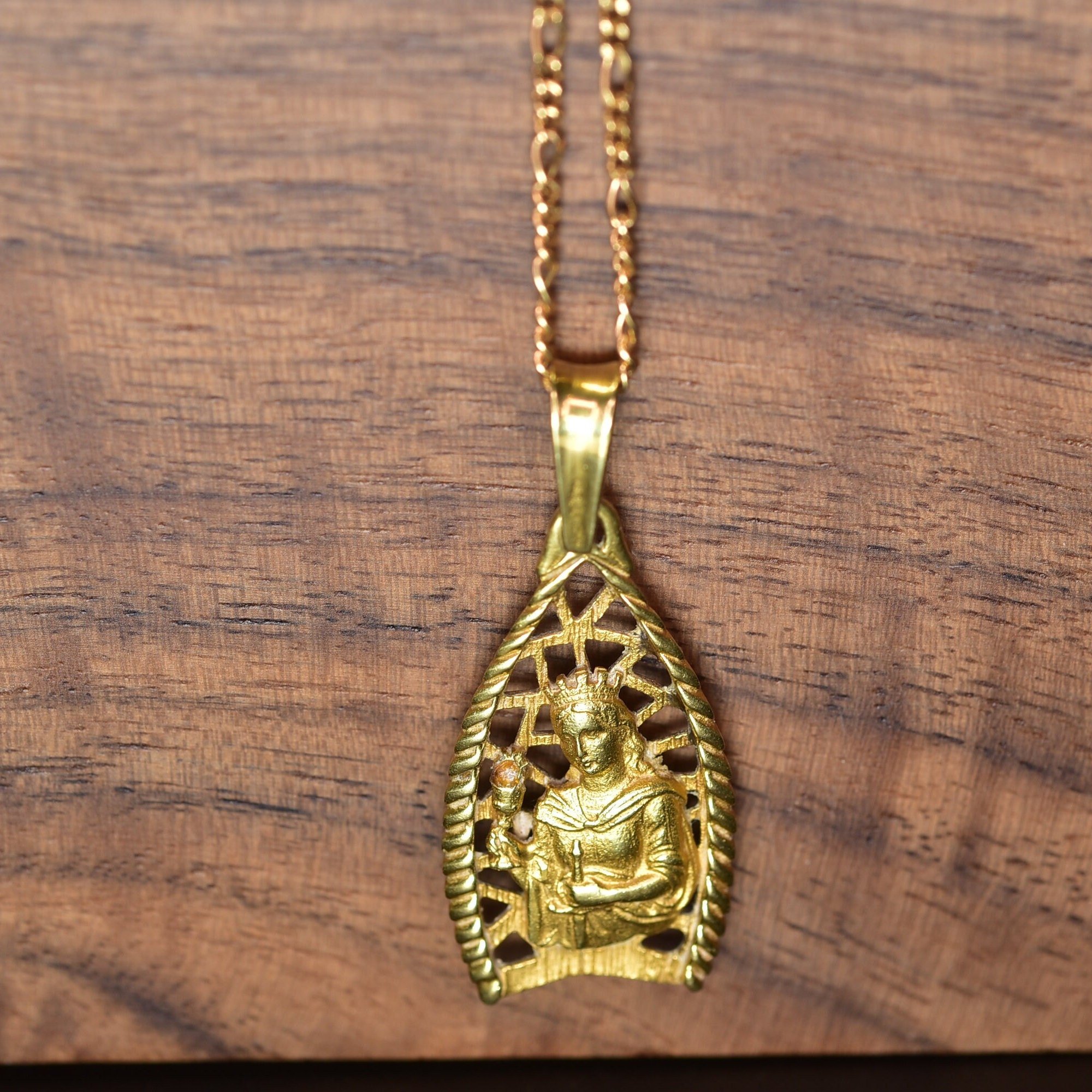 https://i.etsystatic.com/18684863/r/il/68f8fd/6005774105/il_fullxfull.6005774105_6s65.jpg