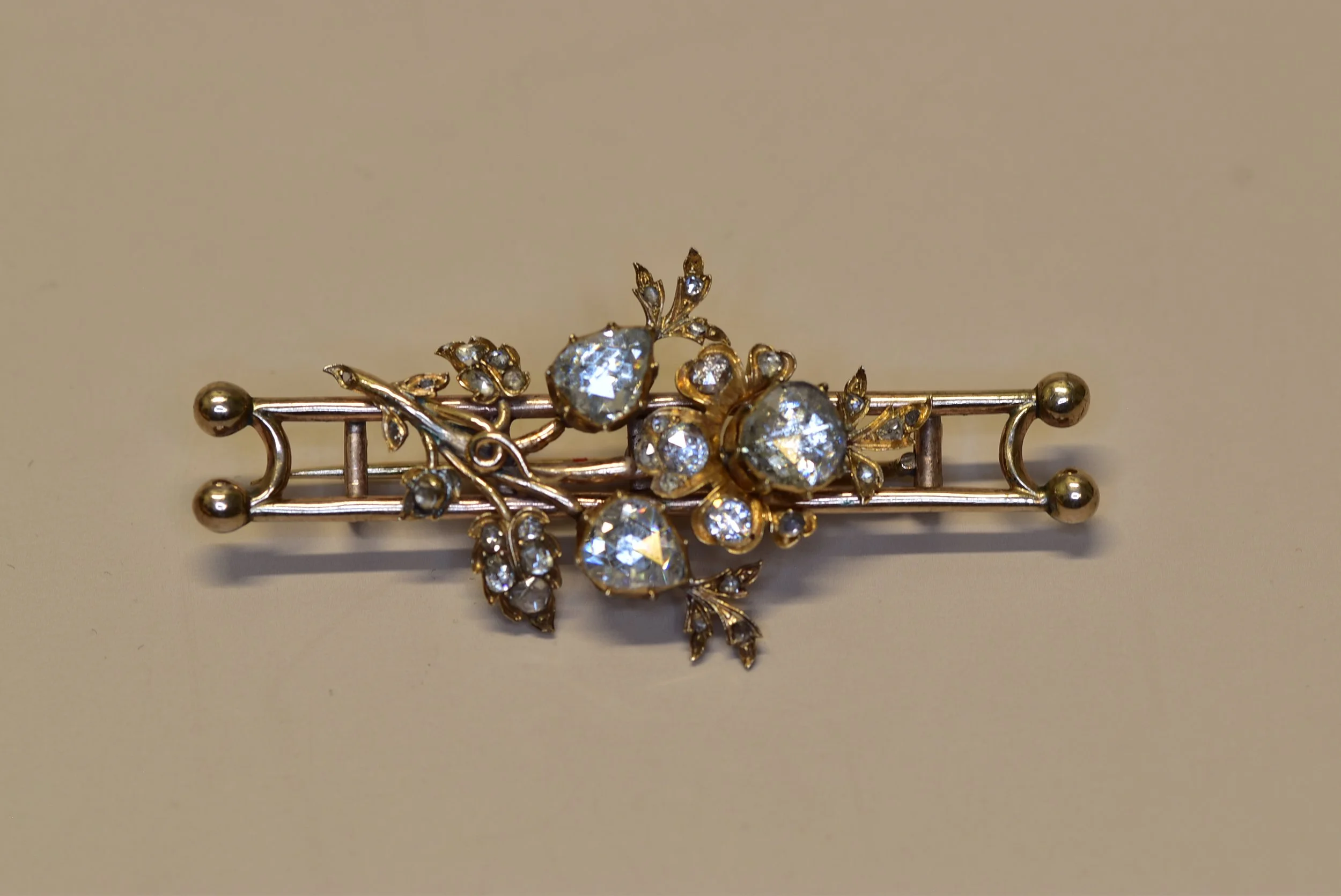 Georgian to early Victorian 14K gold rose-cut diamond floral bar brooch