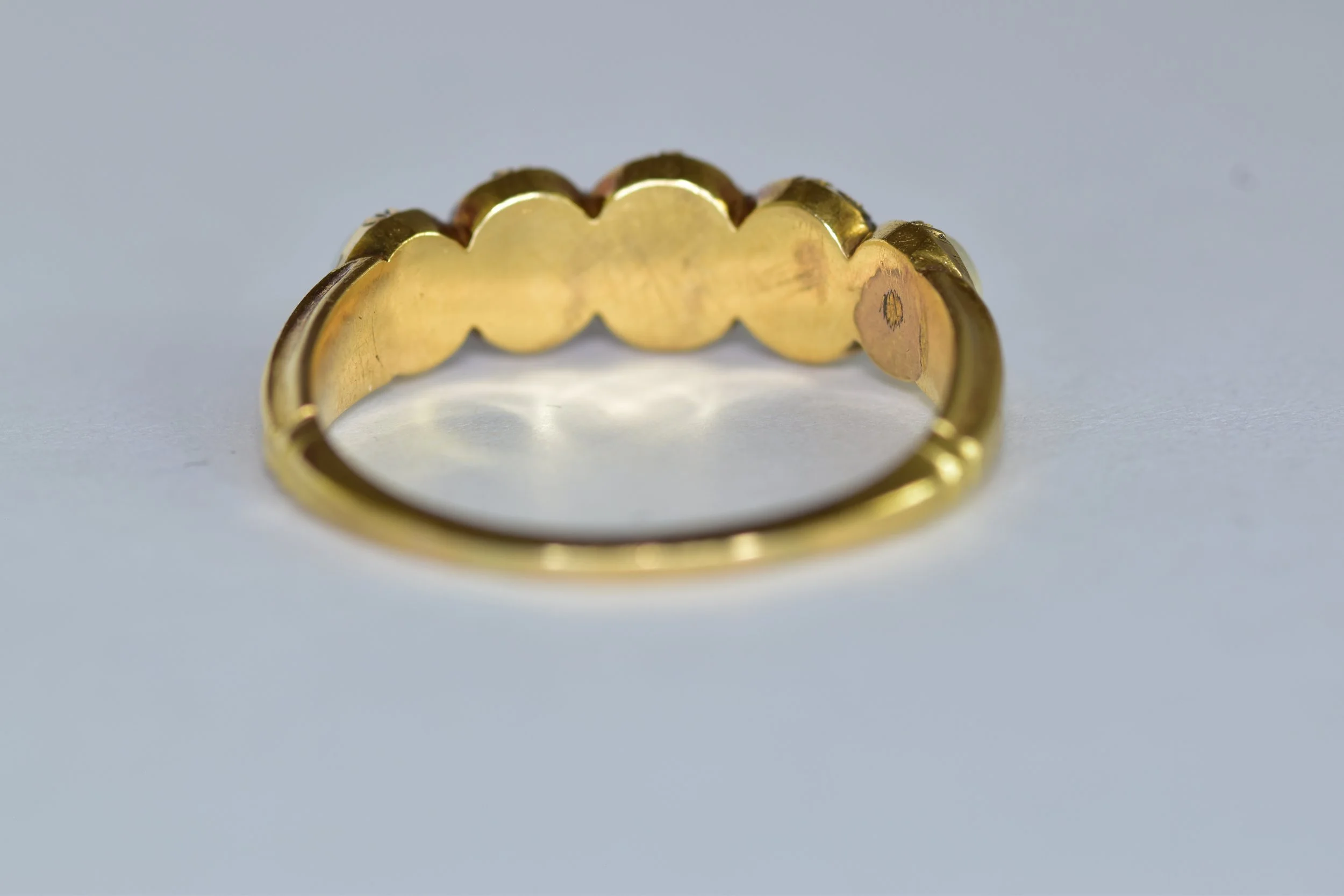 back closed backing of antique split pearl ring gold carving detail