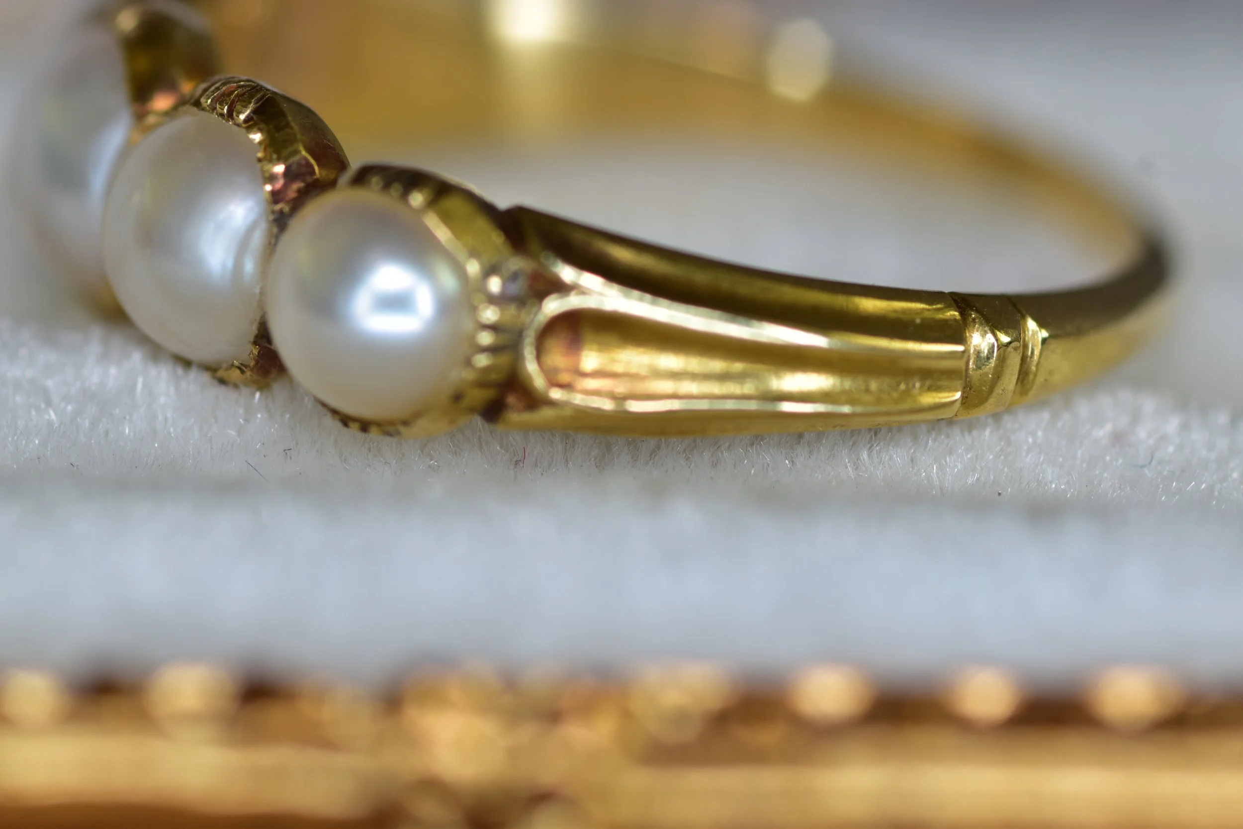 antique split pearl ring gold carving detail