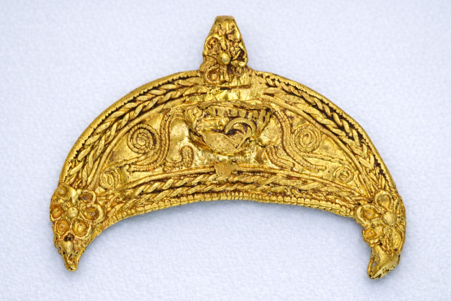 Hellenistic Period Ancient Gold Lunate Pendant